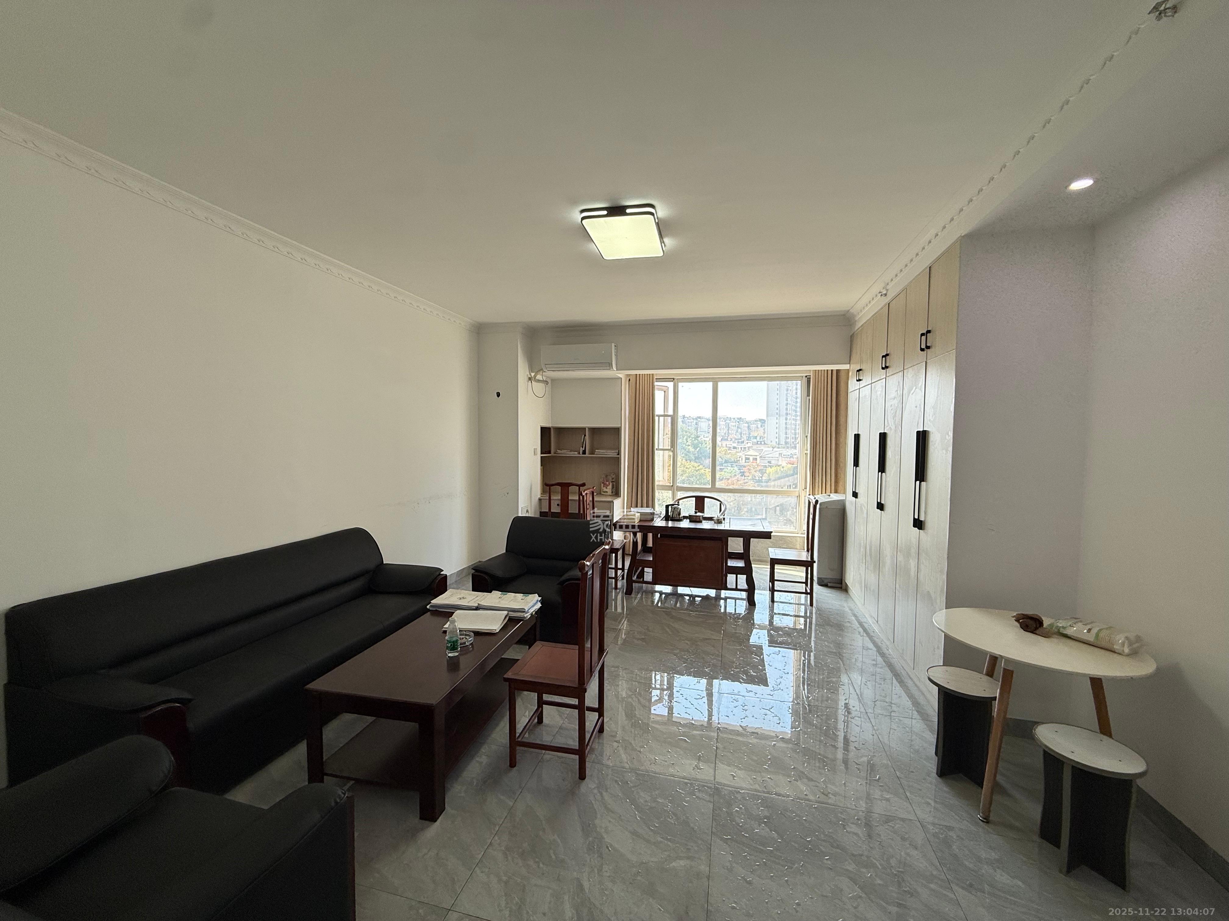 金地铂悦  1室0厅0卫    1300.0元/月