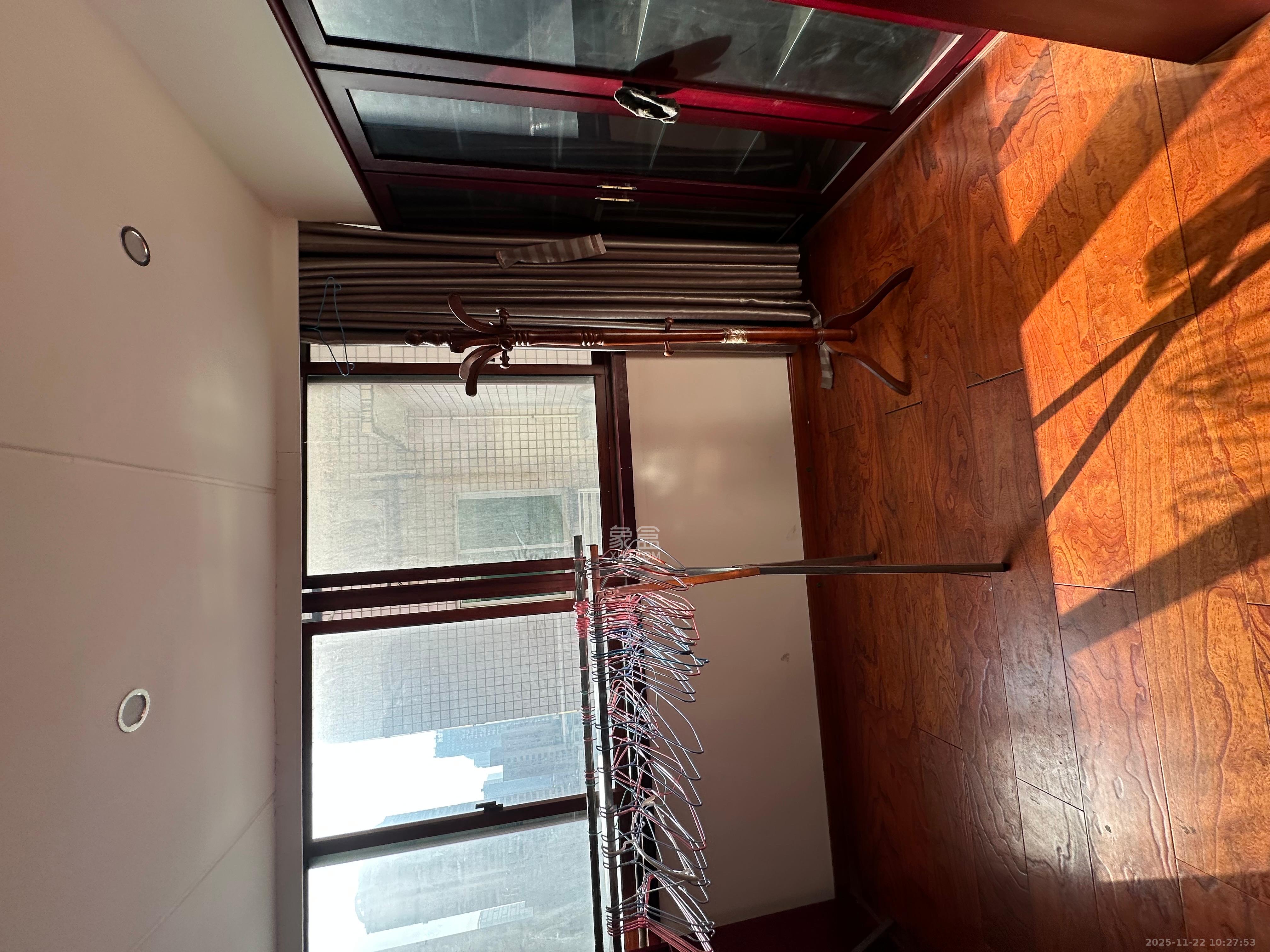 银海大厦  3室2厅1卫    3500.0元/月室内图