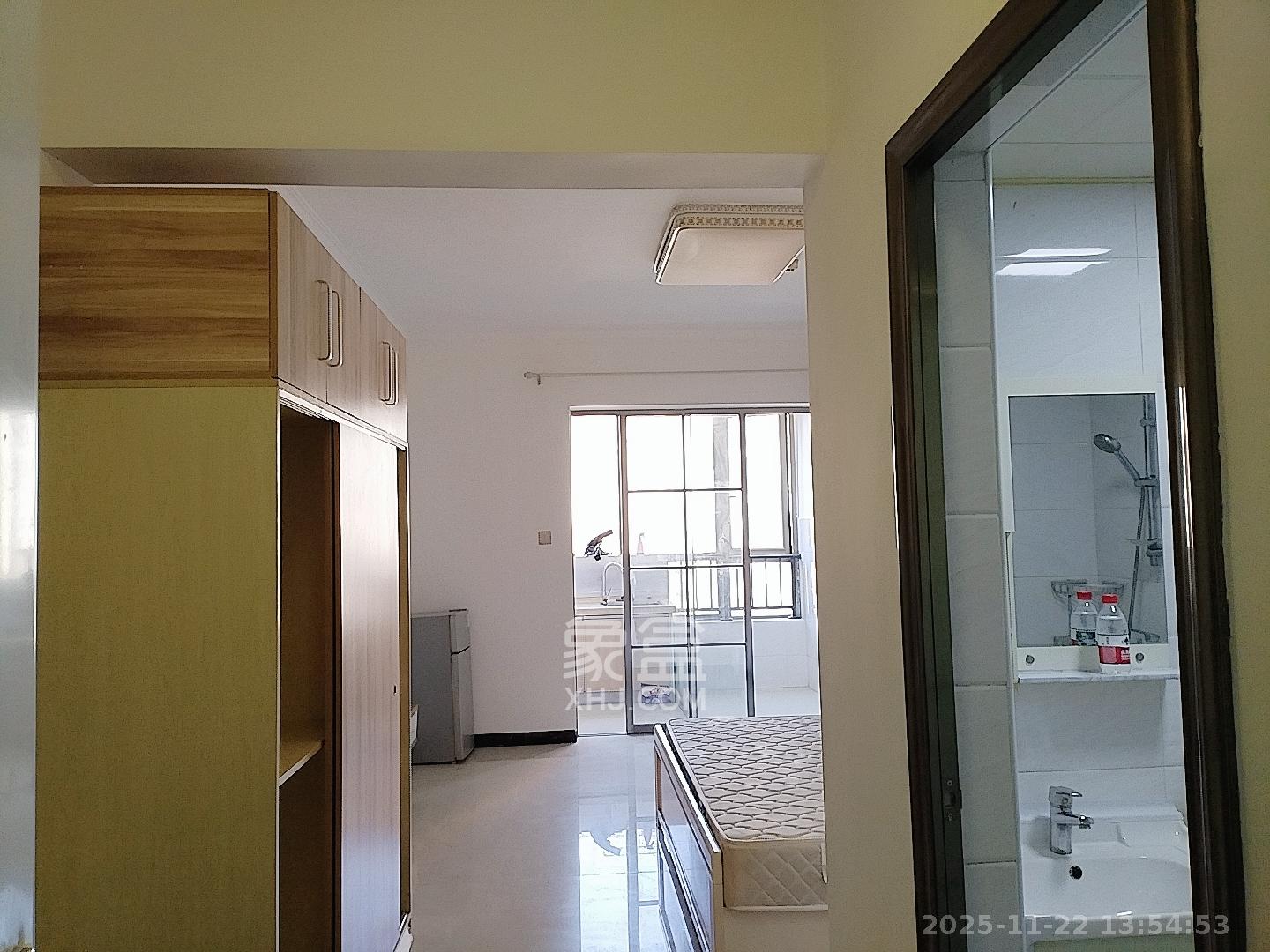 怡海星城  1室1厅1卫    1000.0元/月