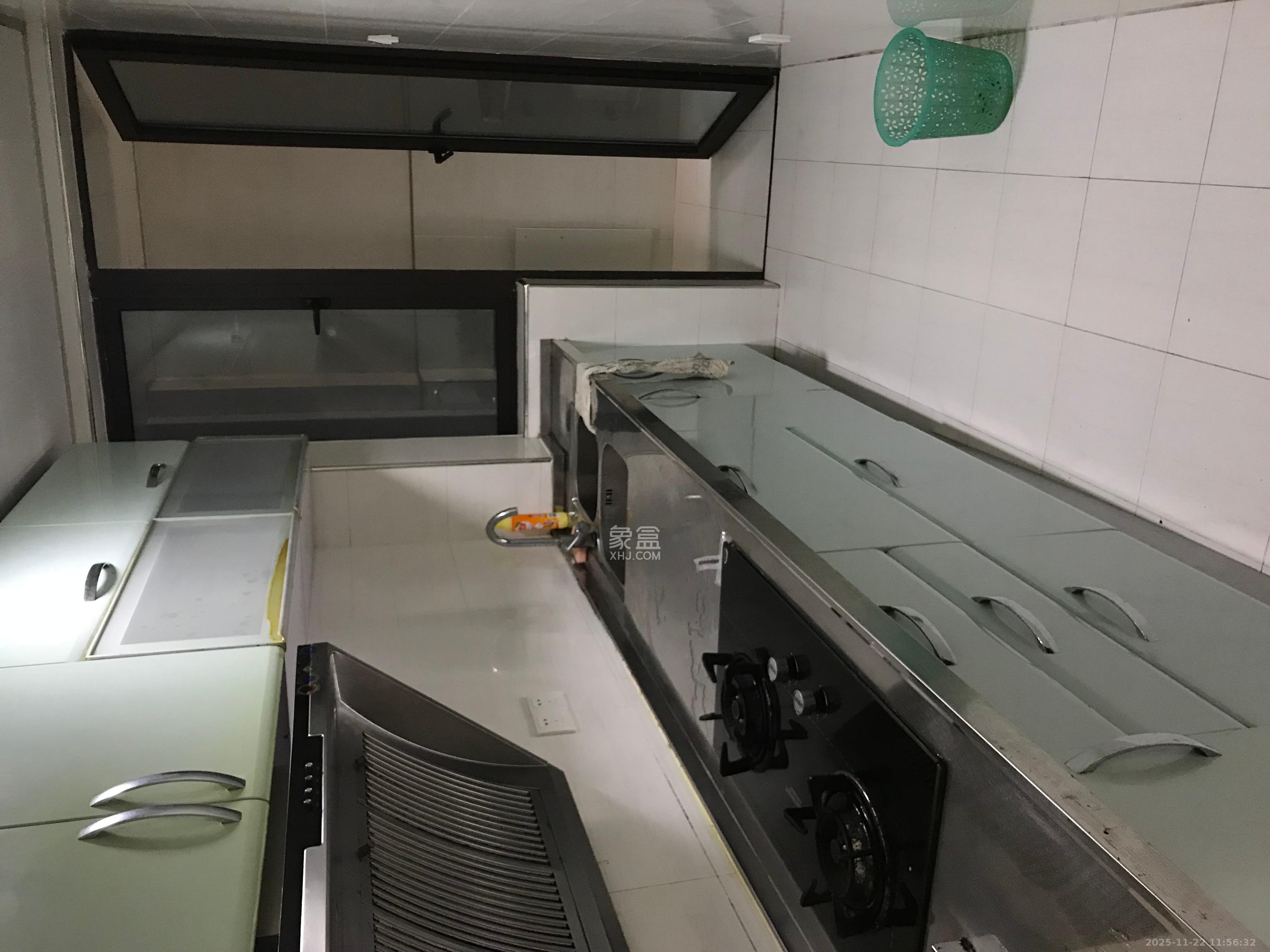 保利麓谷林语D区  1室2厅1卫    2200.0元/月室内图