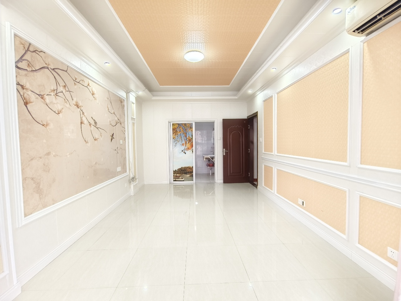 八一小区  3室2厅2卫    3200.0元/月室内图