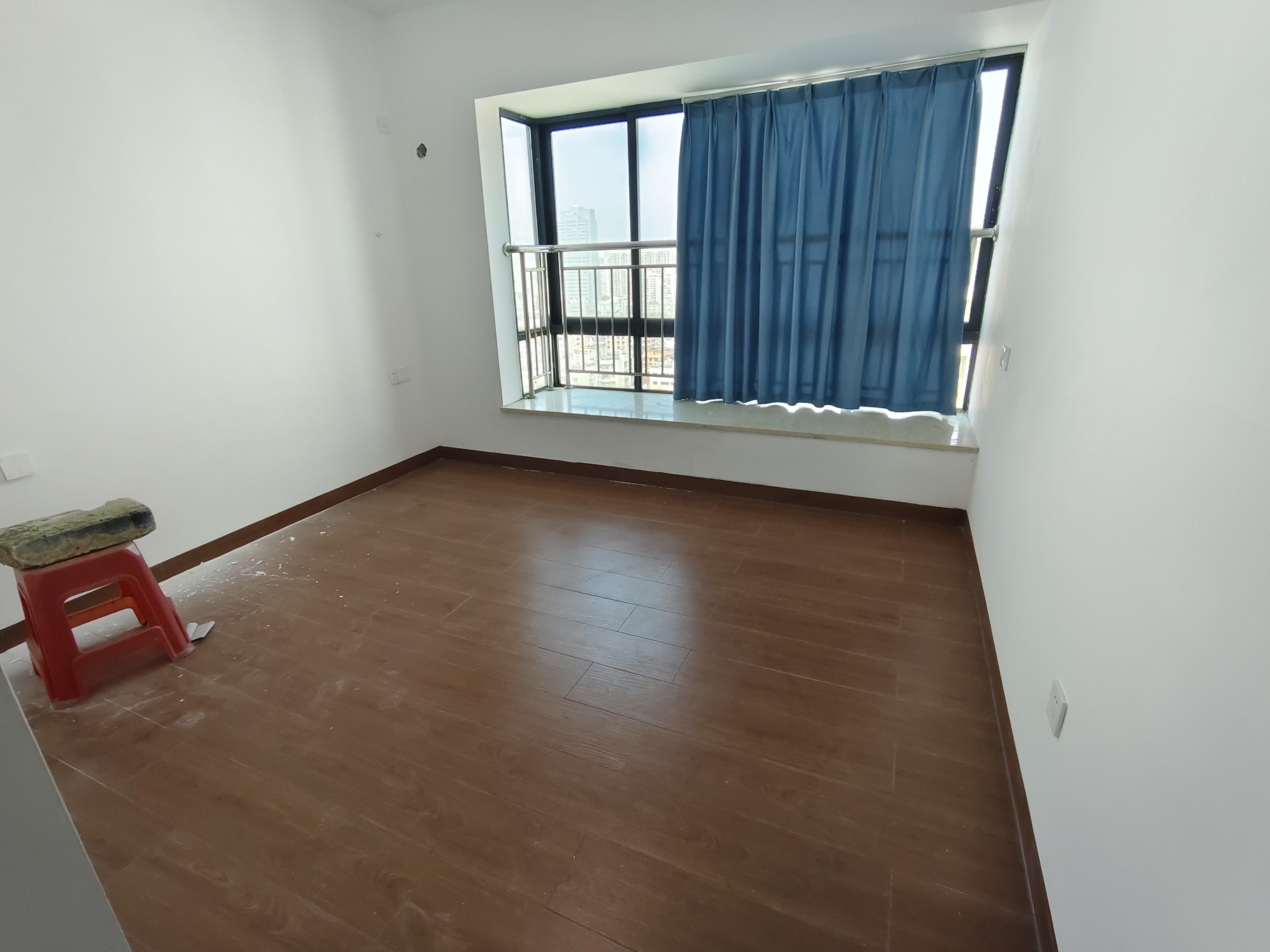 汇水湾  4室2厅2卫    3500.0元/月室内图