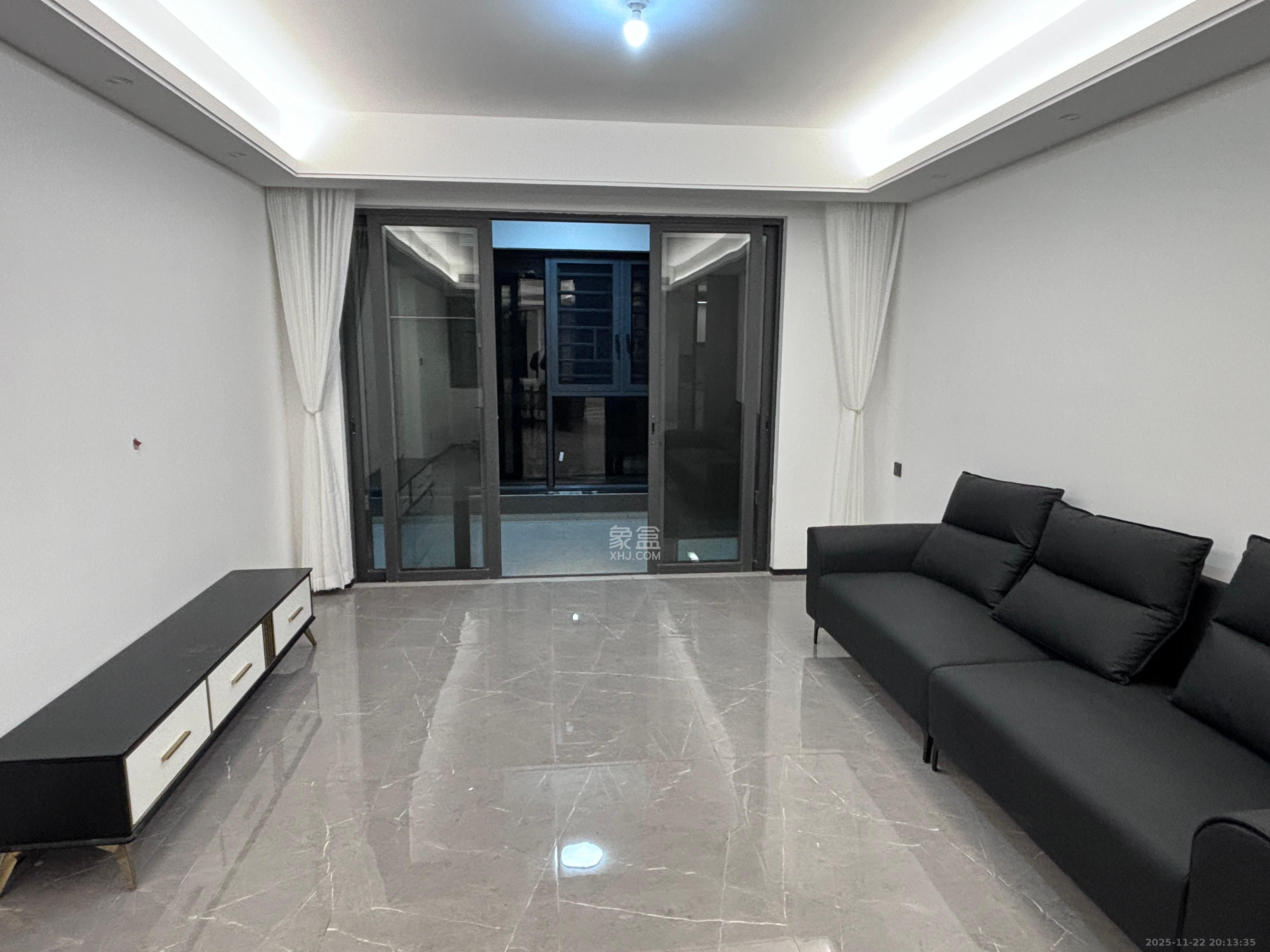 金地都会风華 4室2厅2卫 3500.0元/月 金地都会风華 4室2厅2卫 3500.0元/月室内图