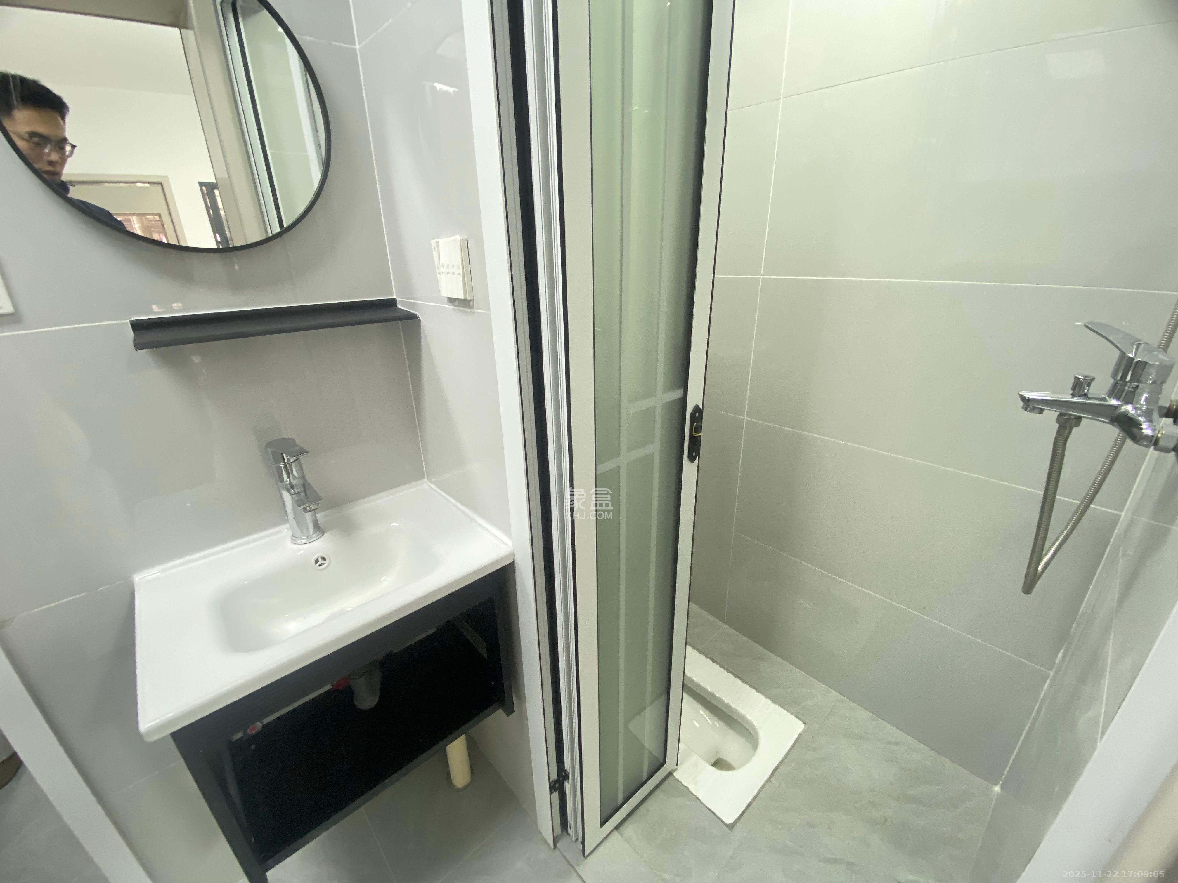 红旗区二片小区建安宿舍 1室1厅1卫 1500.0元/月 红旗区二片小区建安宿舍 1室1厅1卫 1500.0元/月室内图