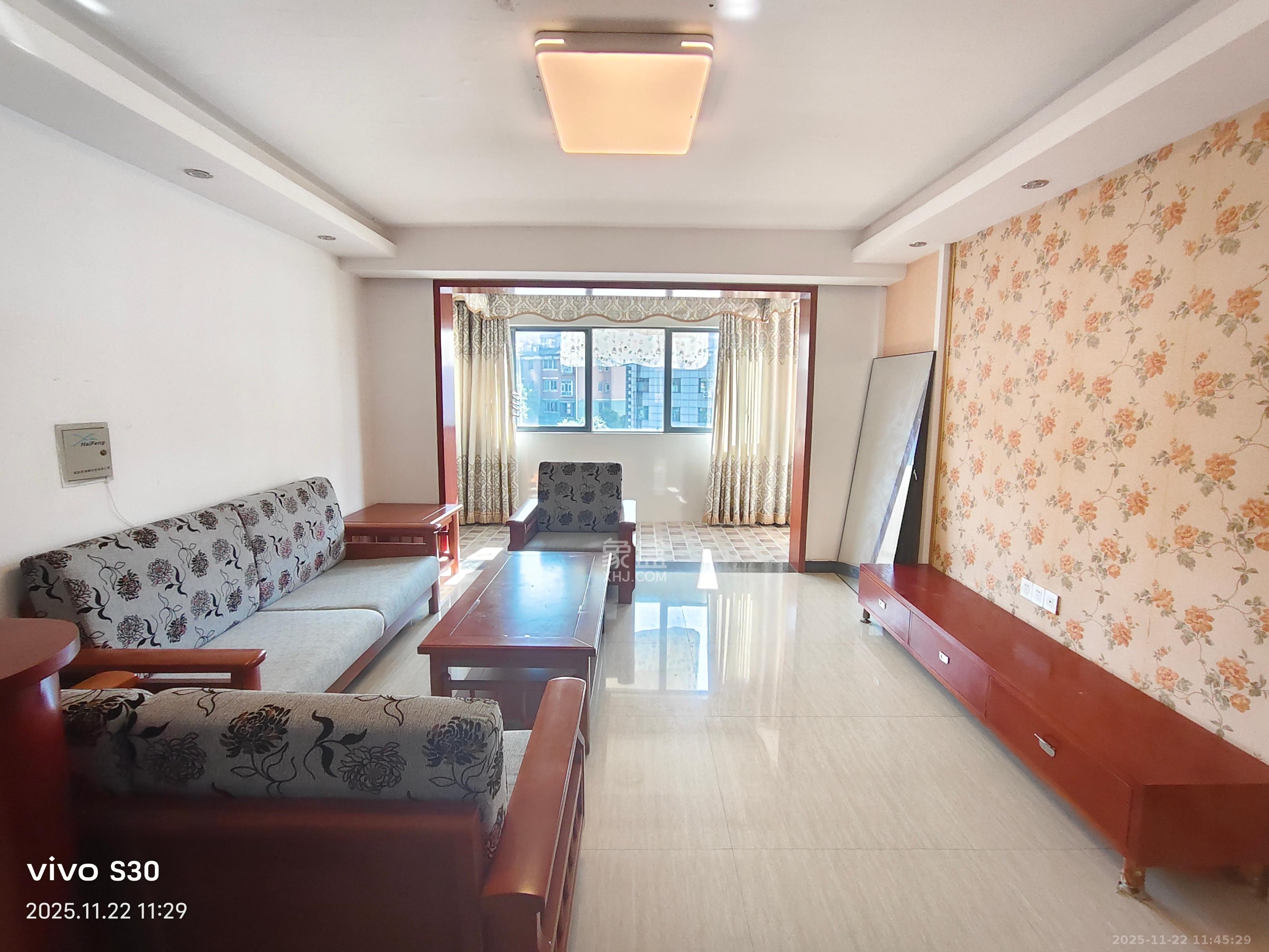 富景园  3室2厅0卫    2500.0元/月室内图