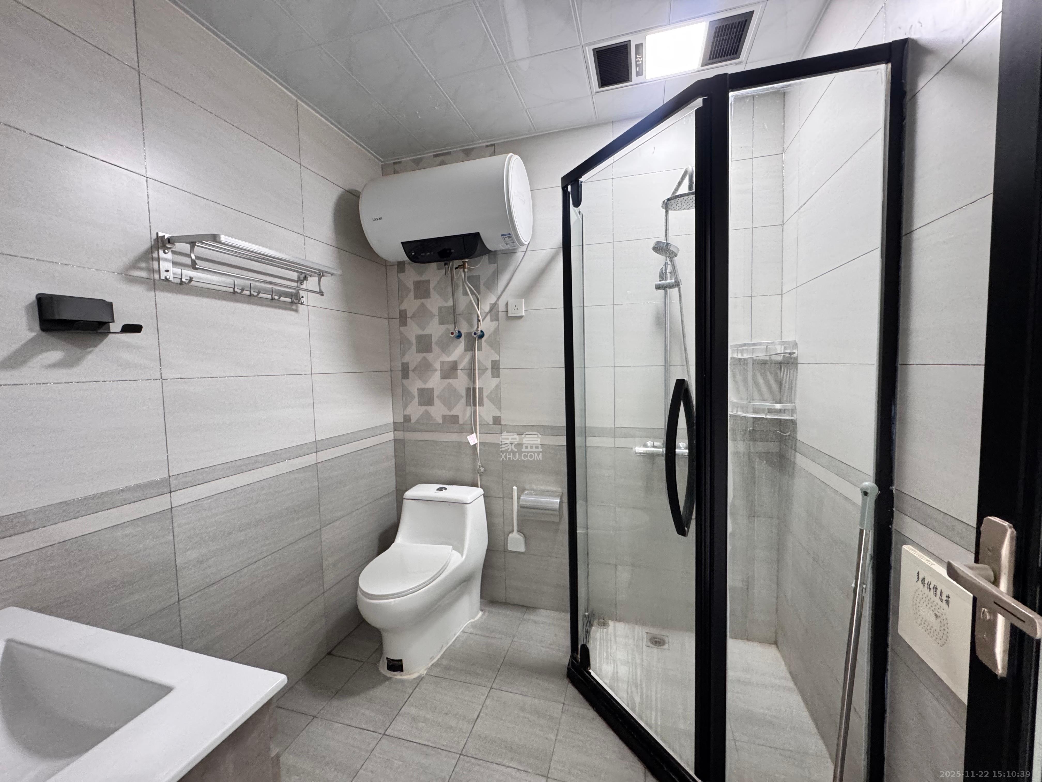 奥克斯滨仕花园（奥克斯洋湖广场/奥克斯中心）  1室0厅0卫    1500.0元/月室内图