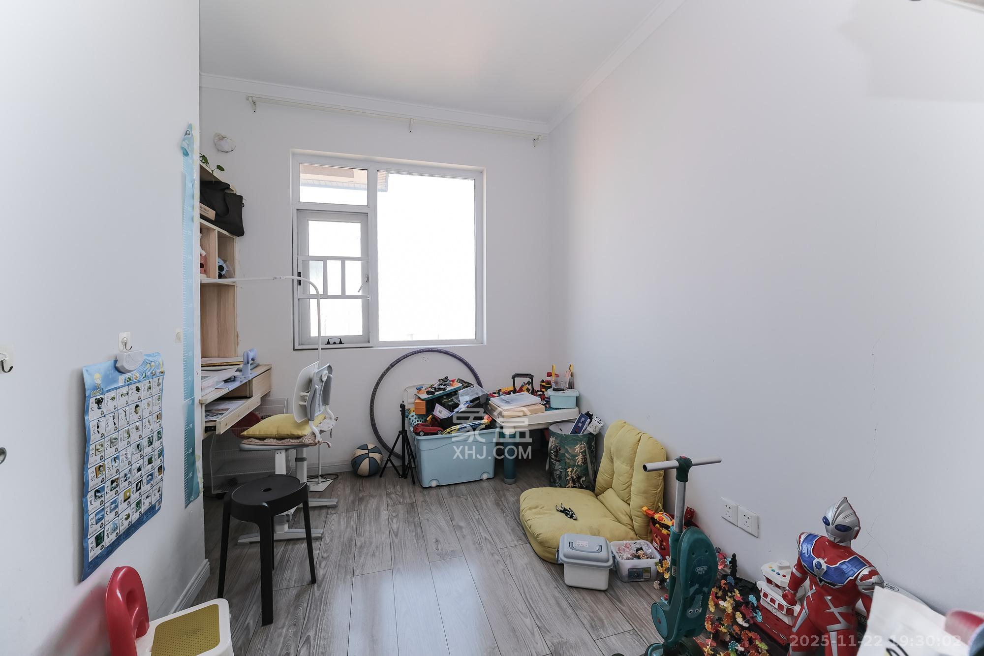 三一街区 4室2厅2卫 85.0万 三一街区 4室2厅2卫 85.0万卧室