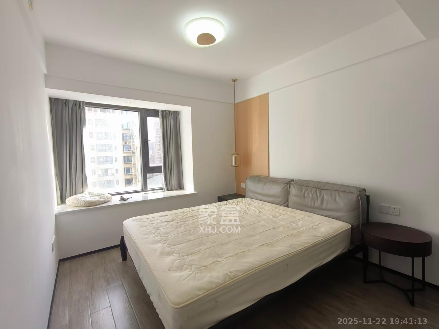 钱隆世家  3室2厅2卫    3200.0元/月室内图