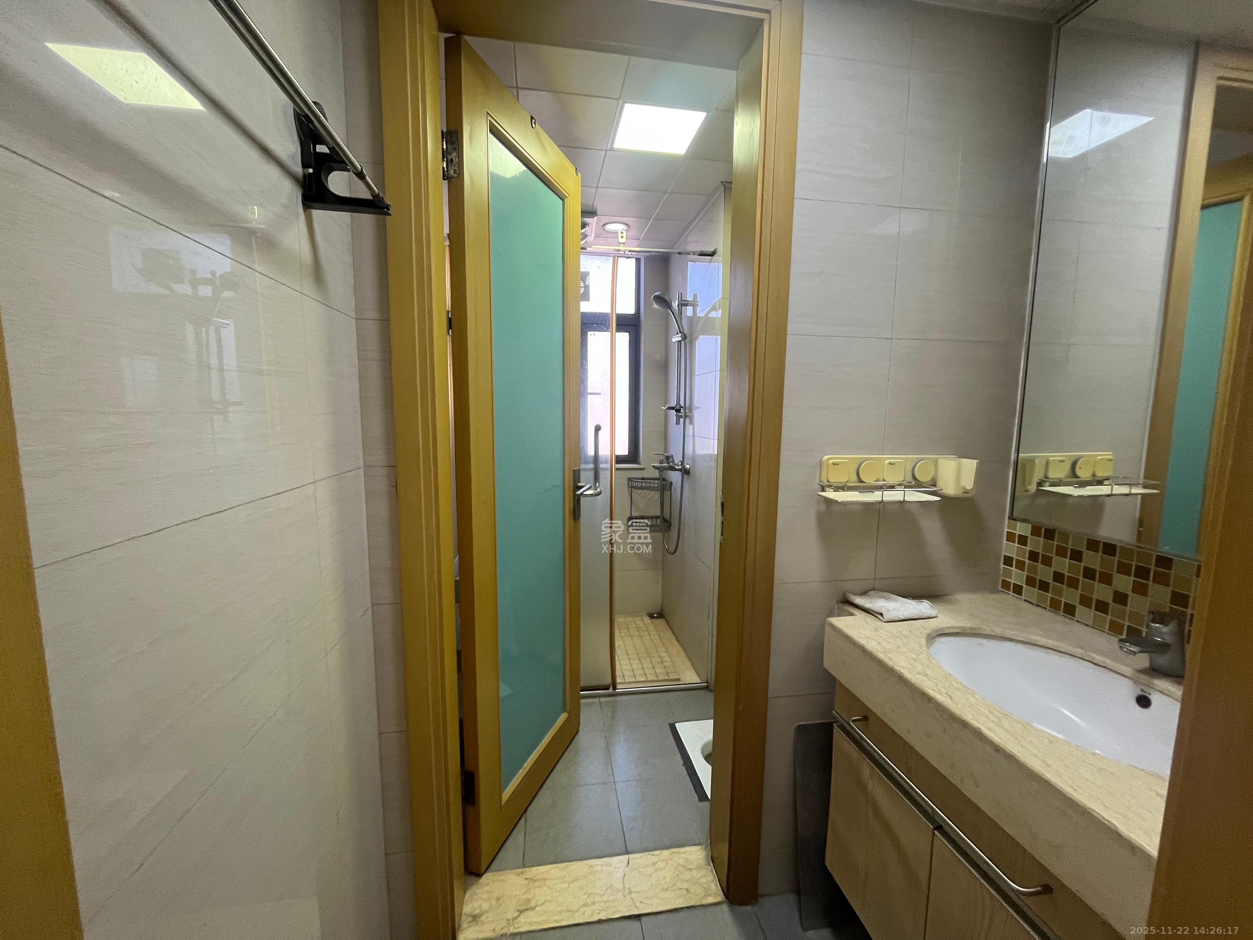 珠江花城三期锦鲤 3室2厅1卫 2300.0元/月 珠江花城三期锦鲤 3室2厅1卫 2300.0元/月室内图