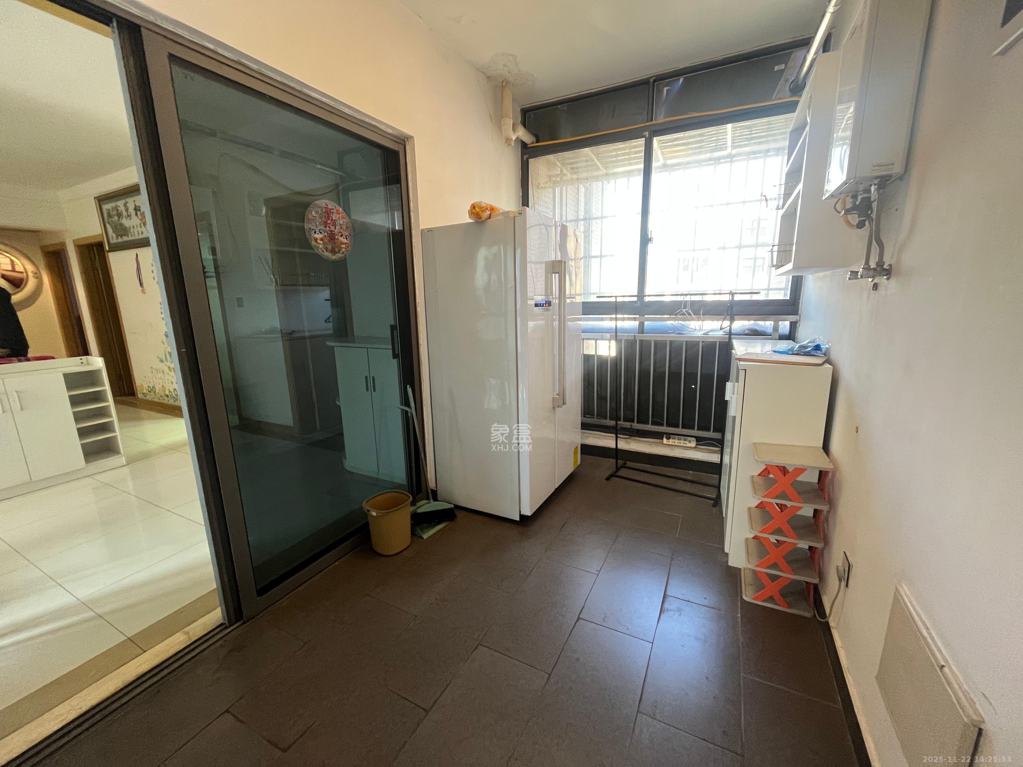 珠江花城三期锦鲤  3室2厅1卫    2300.0元/月