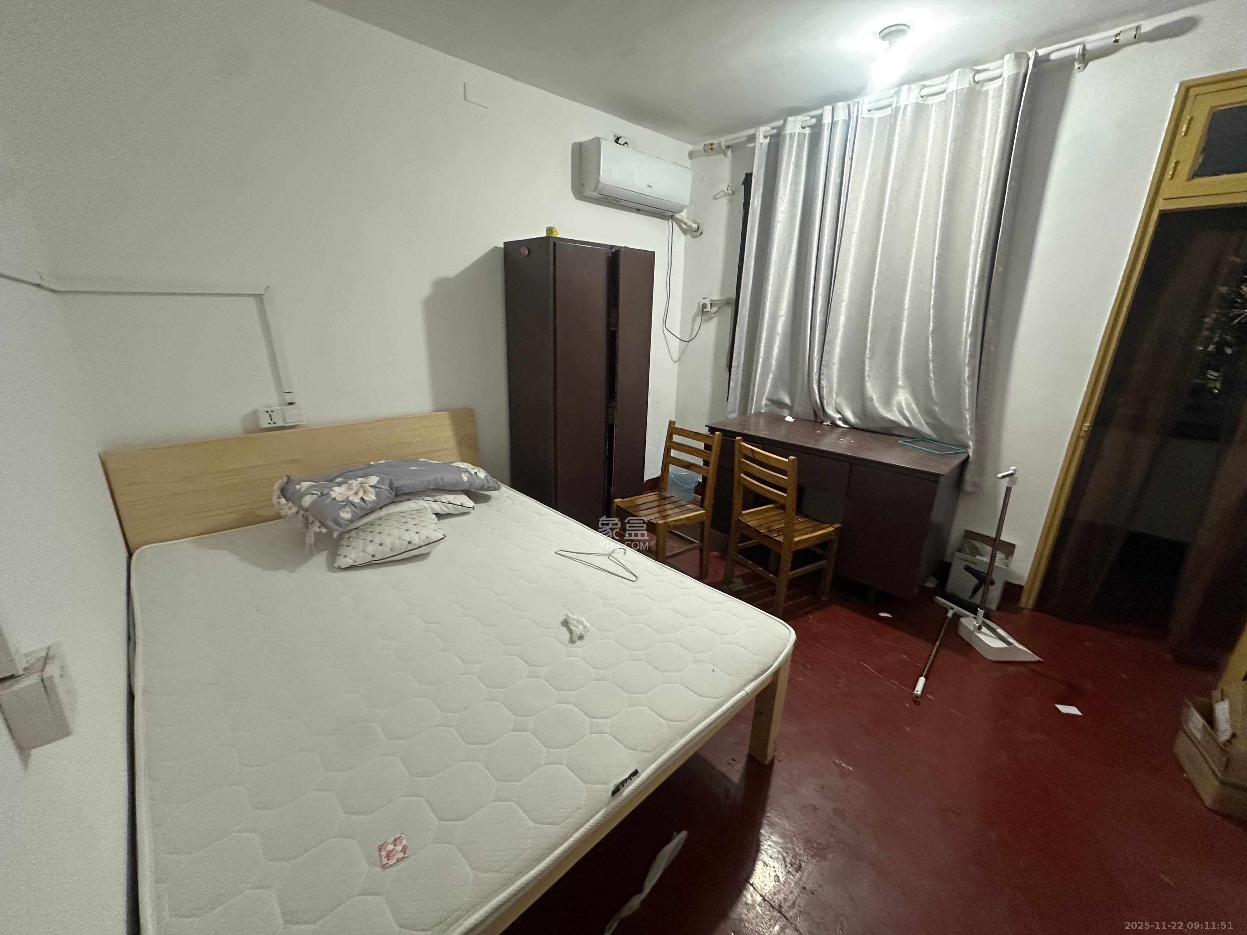 老鸦冲小区 1室1厅1卫 1300.0元/月 老鸦冲小区 1室1厅1卫 1300.0元/月室内图