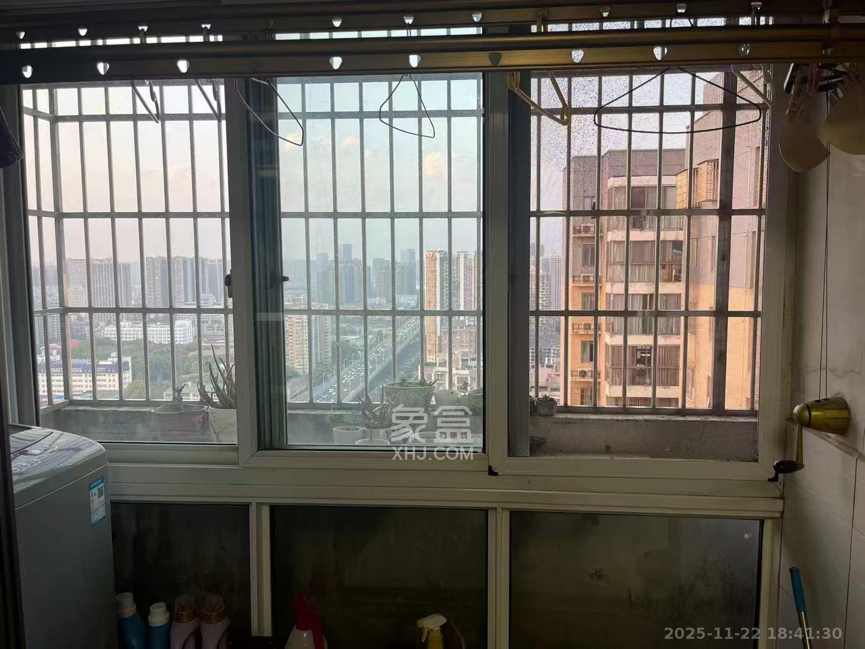 银港水晶城  2室2厅1卫    2300.0元/月室内图