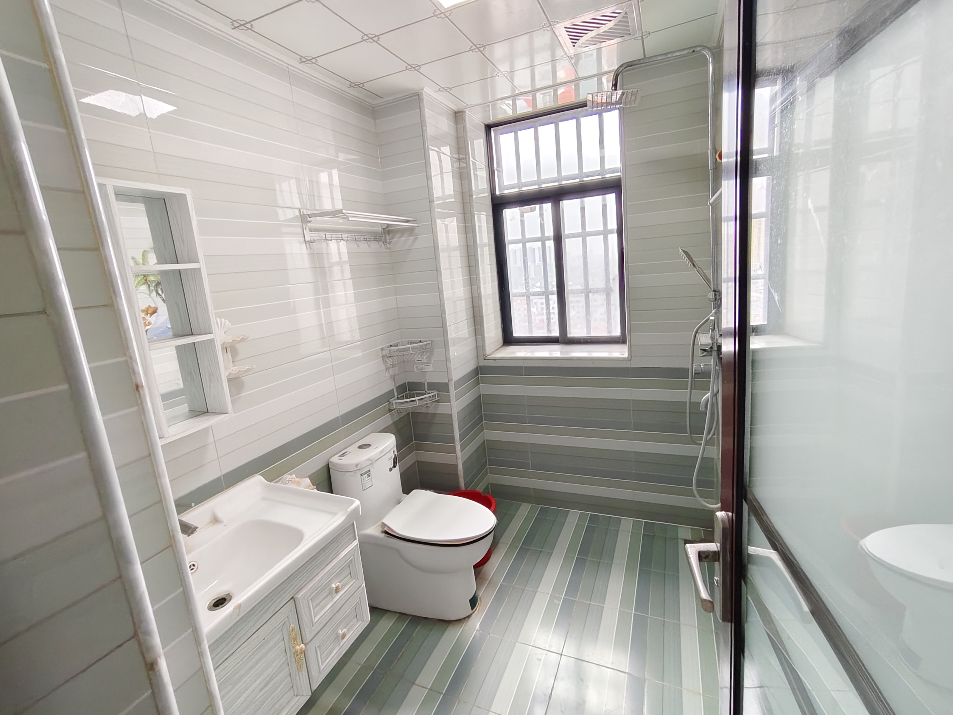 海秀天成 2室2厅1卫 2650.0元/月 海秀天成 2室2厅1卫 2650.0元/月室内图