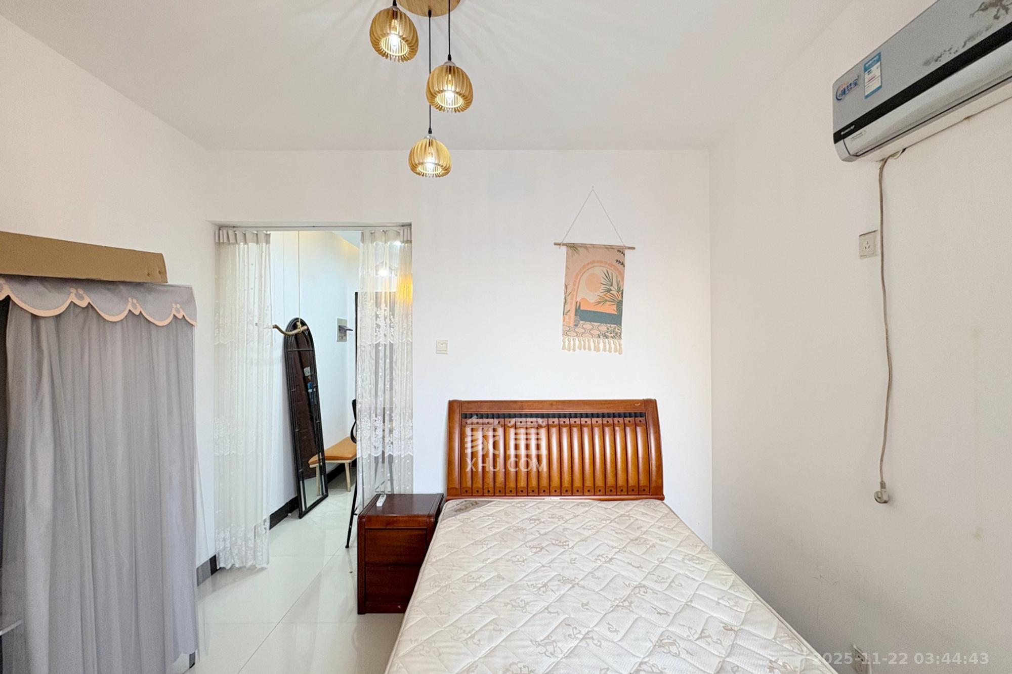 青和上座(上味舫大厦) 1室1厅1卫 33.0万 青和上座(上味舫大厦) 1室1厅1卫 33.0万客厅