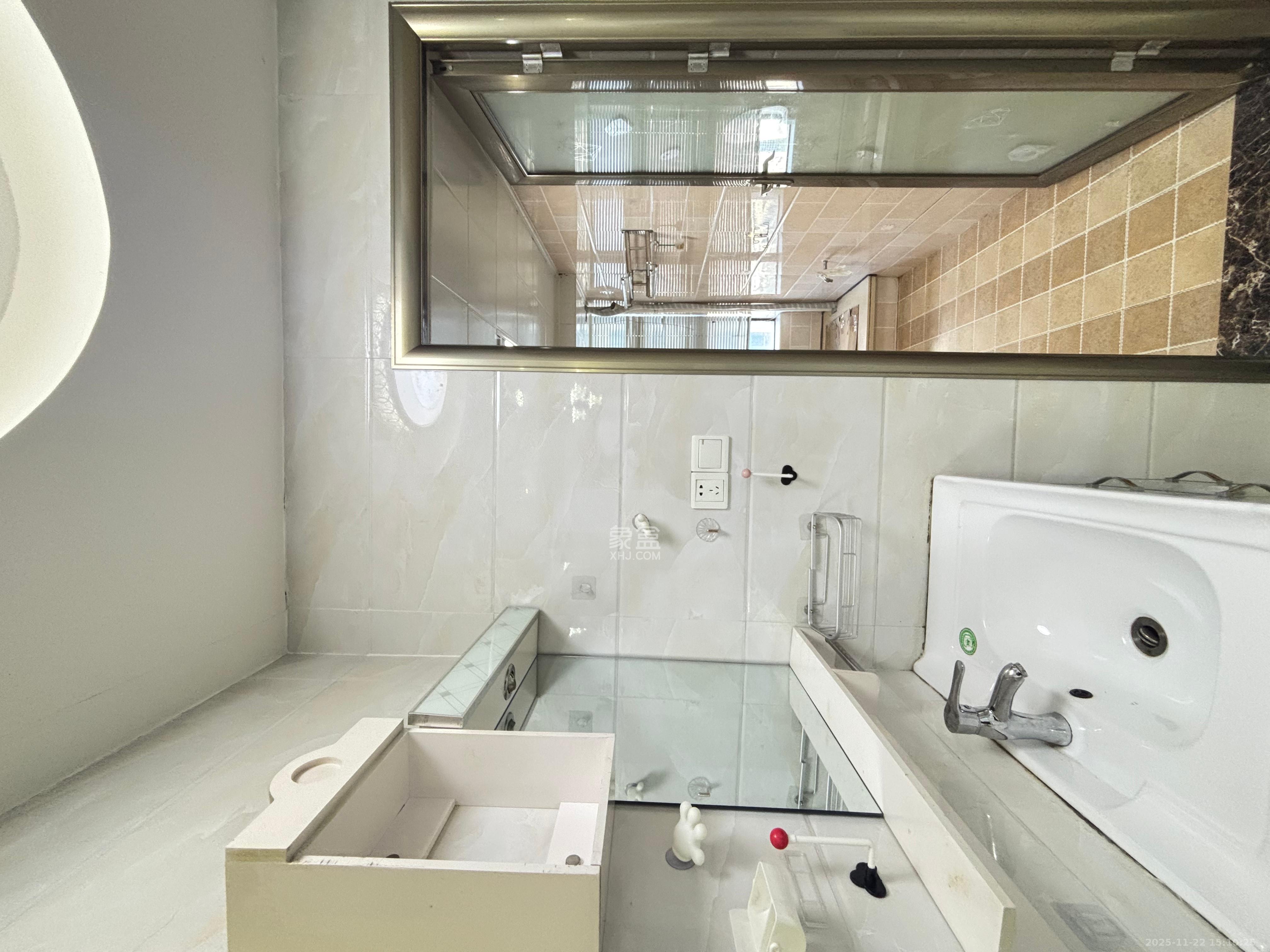 天下一家 2室2厅1卫 2500.0元/月 天下一家 2室2厅1卫 2500.0元/月室内图