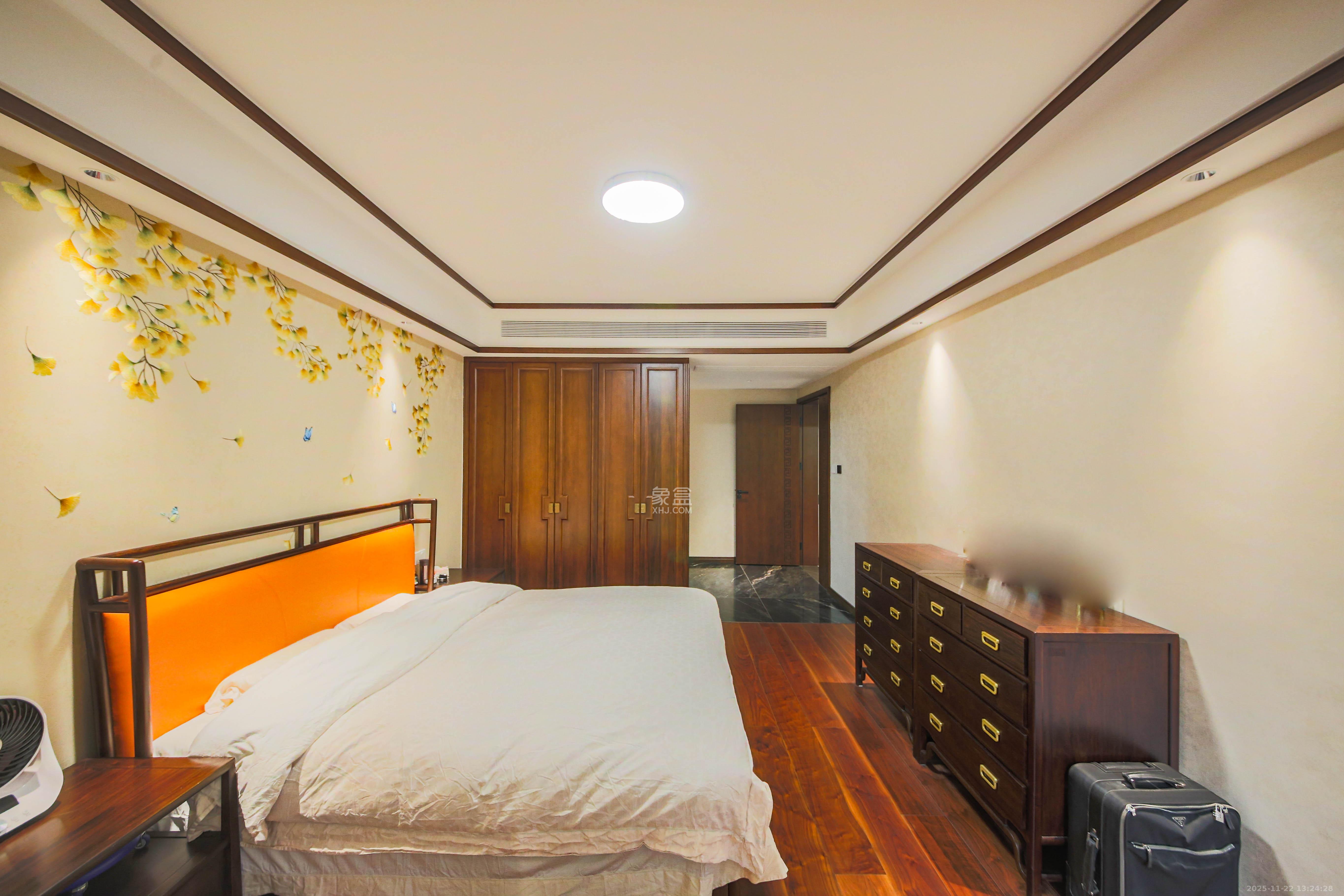 奥林匹克花园 4室2厅2卫 220.0万 奥林匹克花园 4室2厅2卫 220.0万卧室