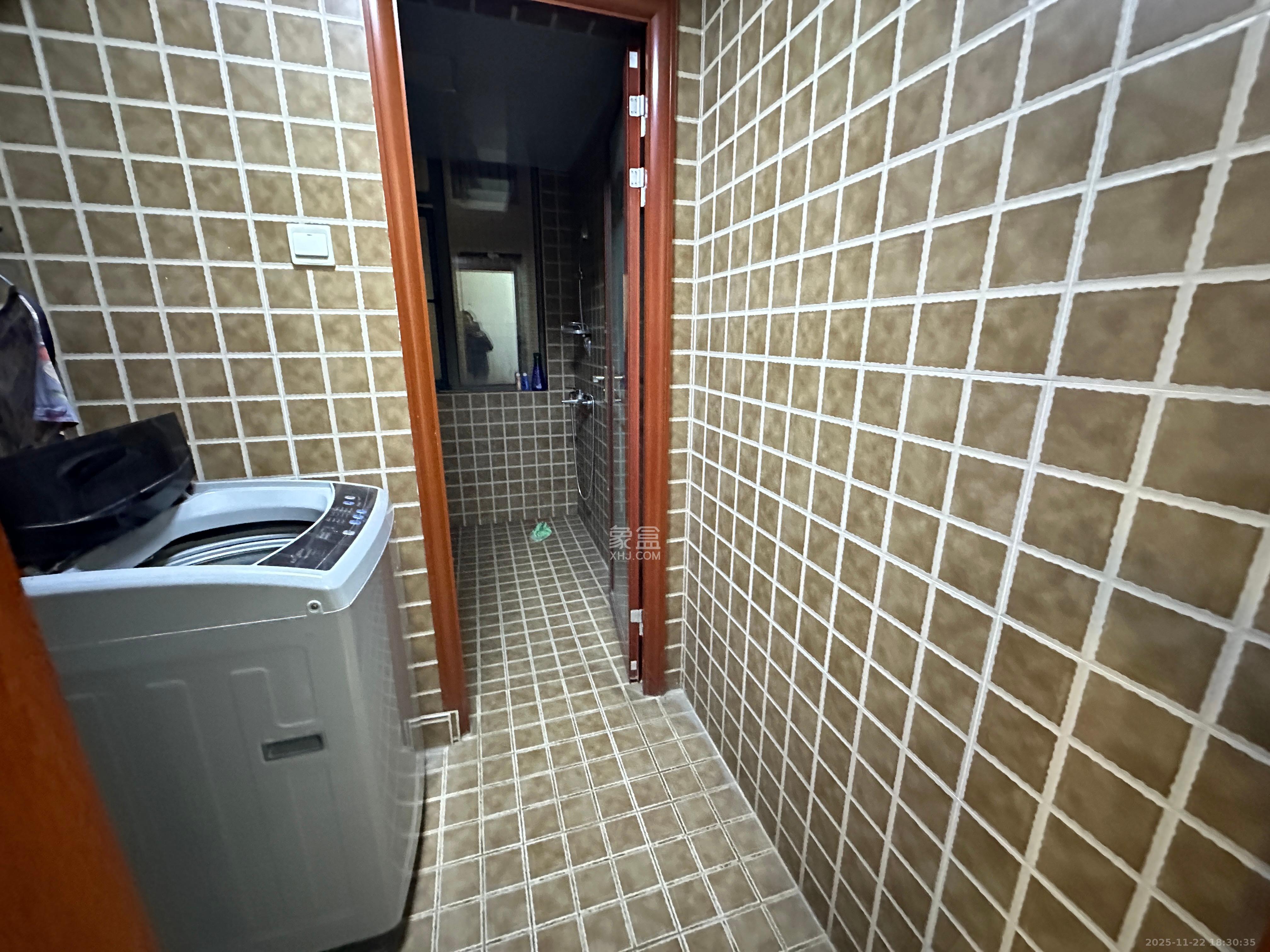 金域南外滩（望江佳园）  4室2厅2卫    4000.0元/月室内图