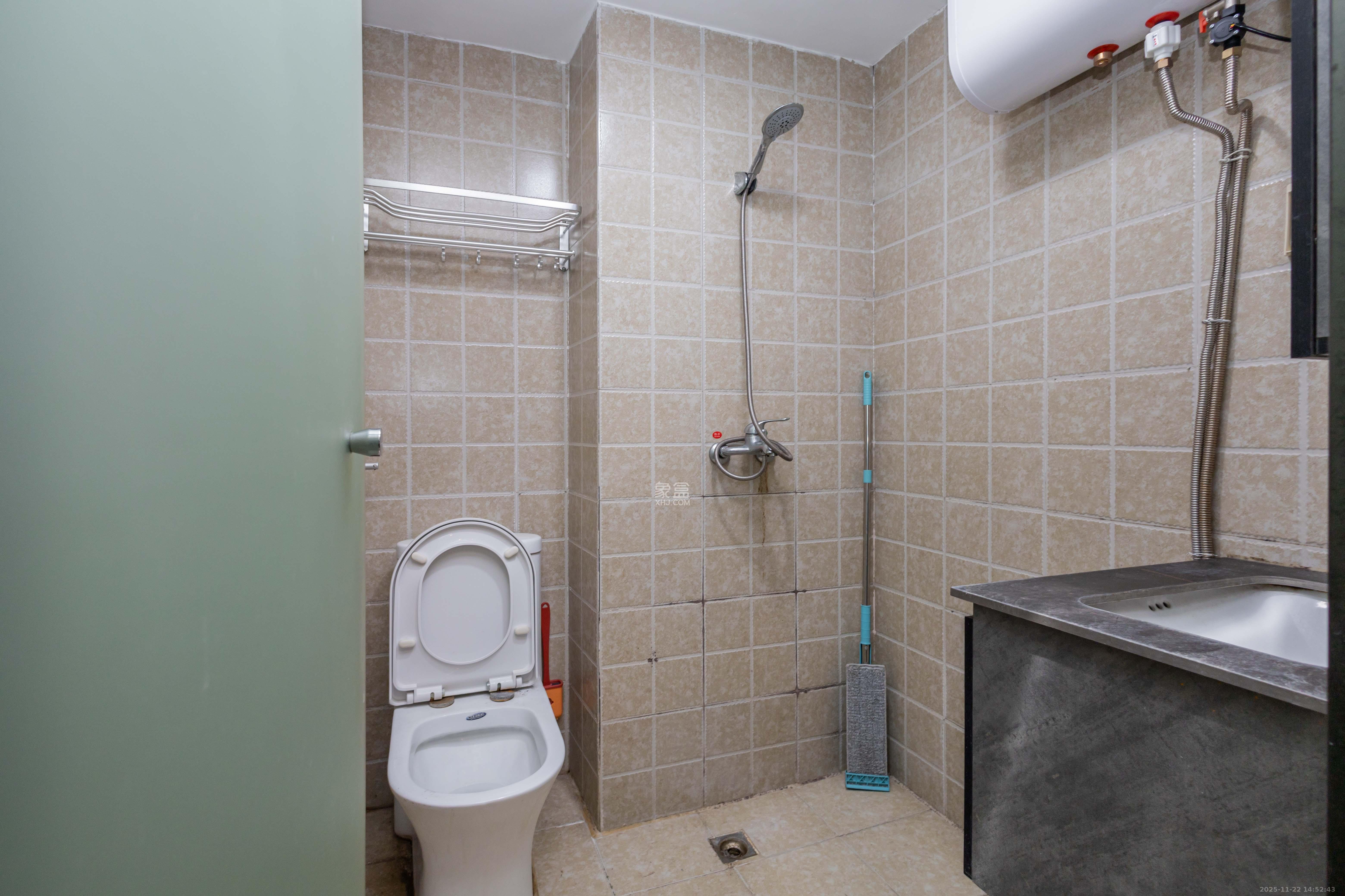 方略90公馆 1室1厅1卫 18.9万 方略90公馆 1室1厅1卫 18.9万卫生间