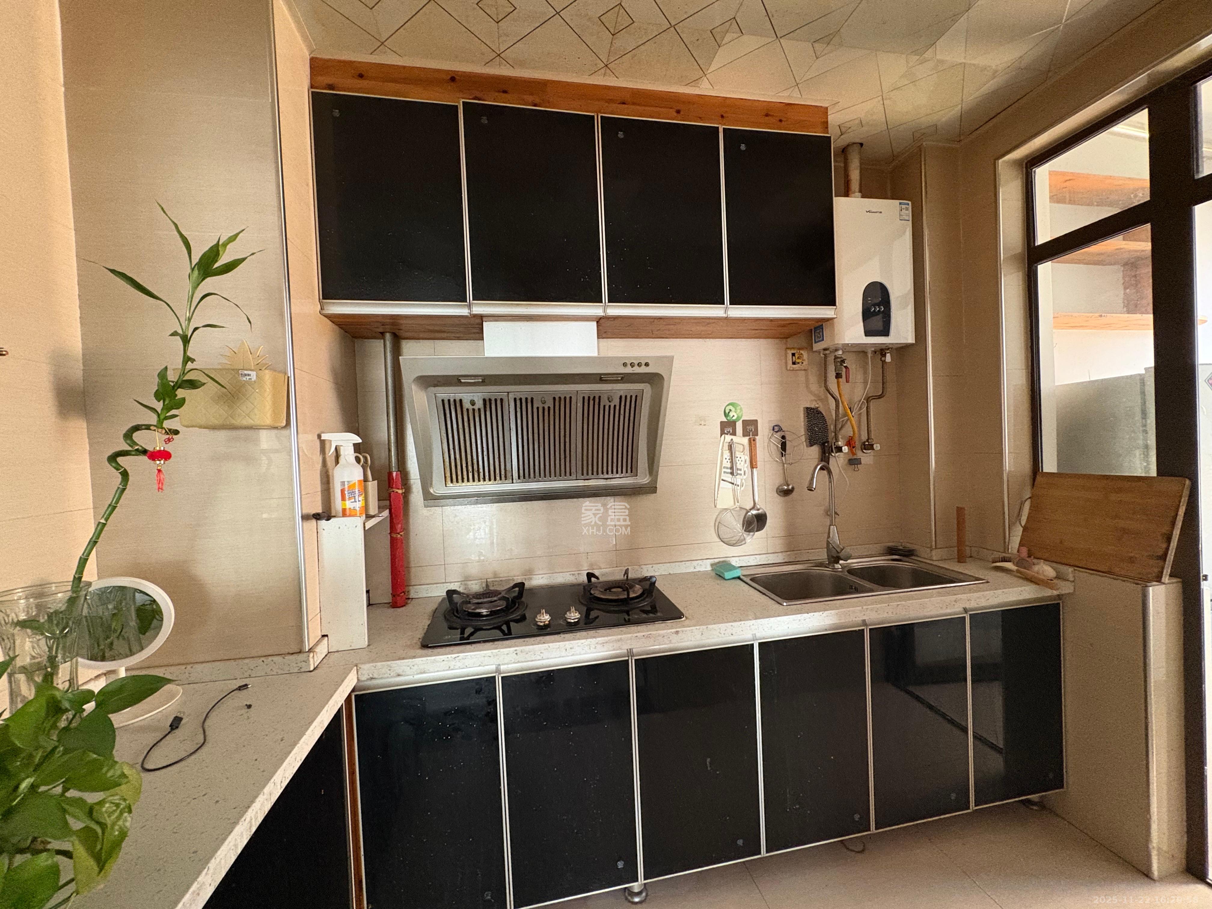 旭辉华庭 1室2厅1卫 1500.0元/月 旭辉华庭 1室2厅1卫 1500.0元/月室内图