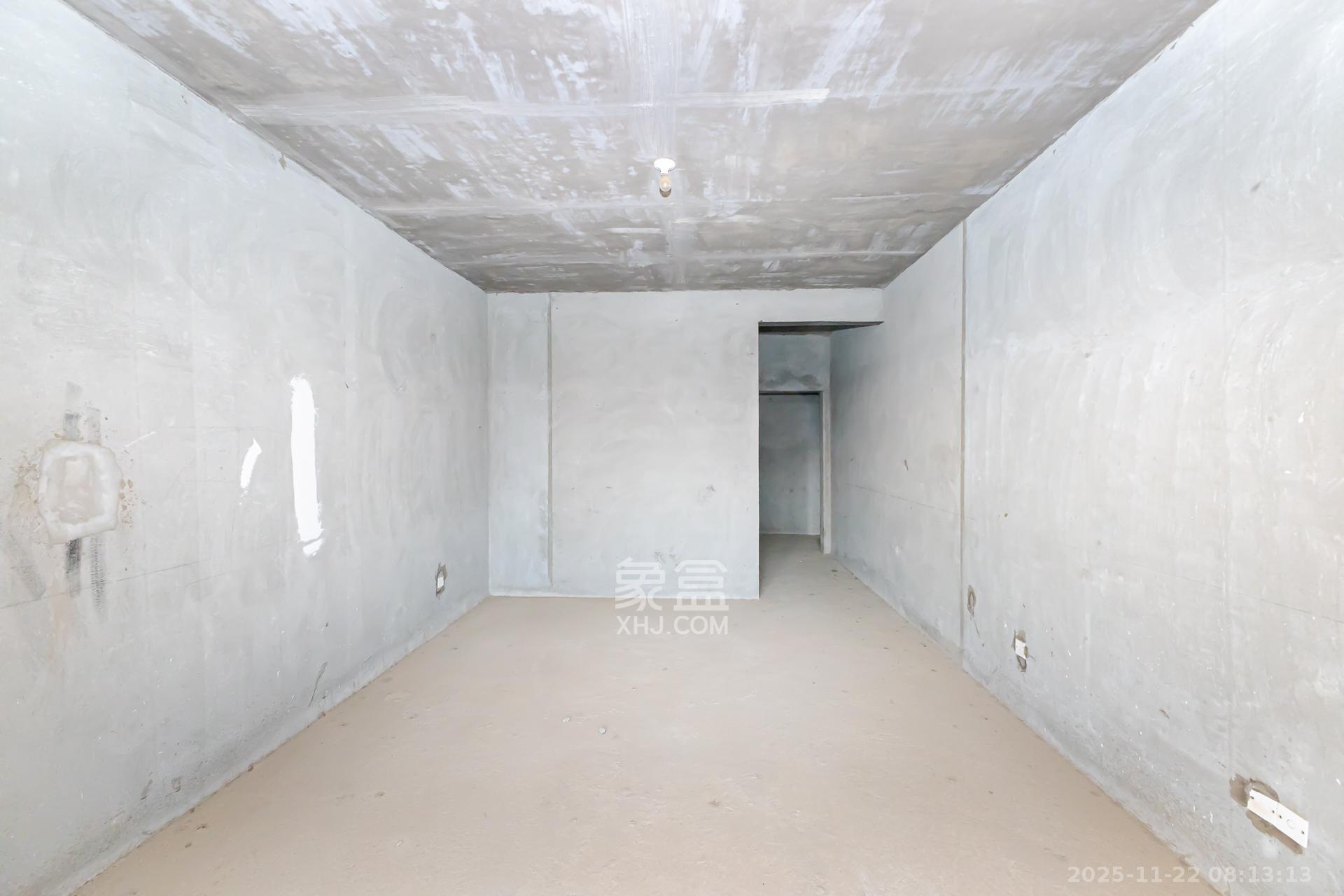 星月绿洲  5室2厅2卫    198.0万卧室