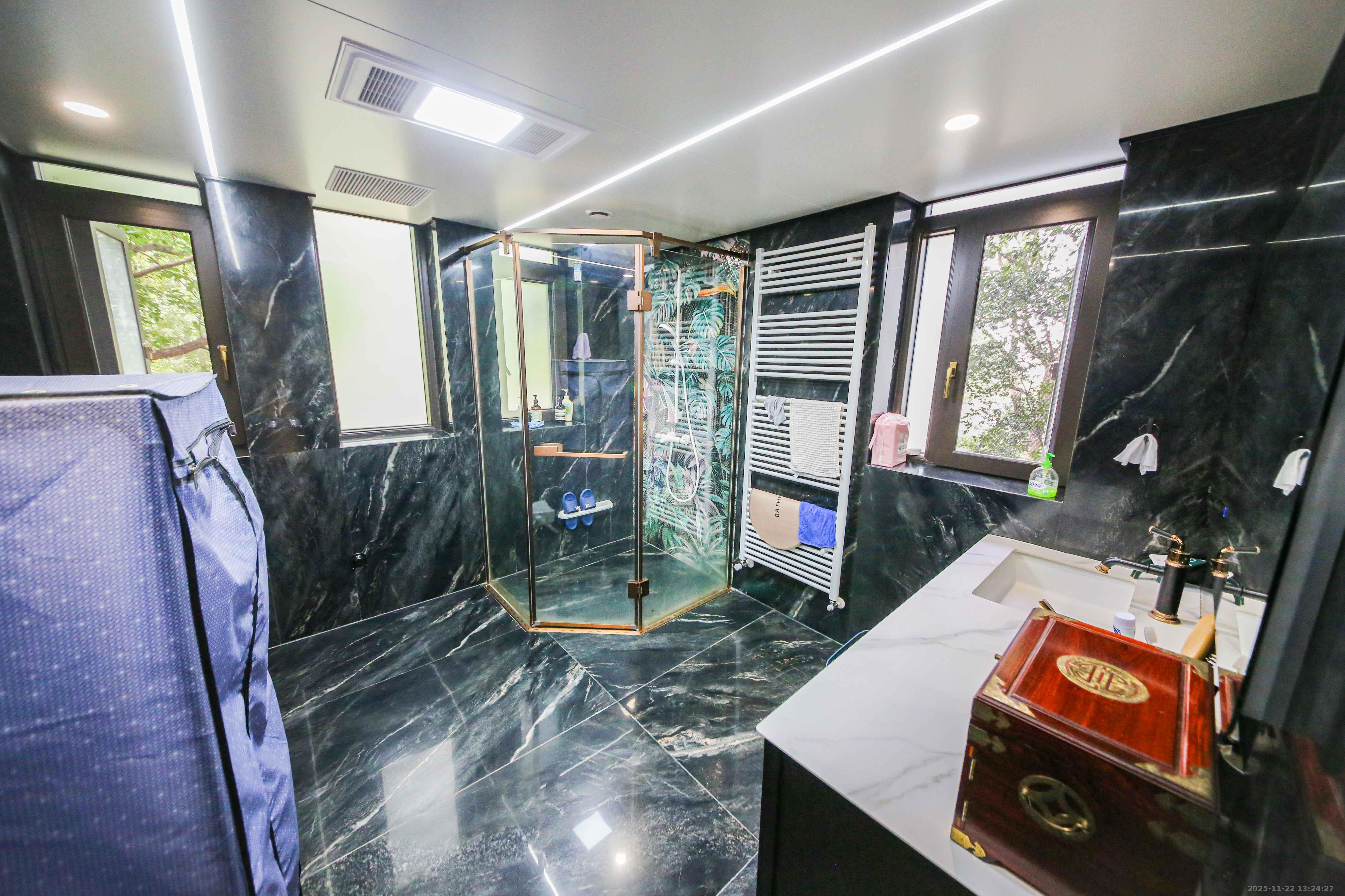 奥林匹克花园 4室2厅2卫 220.0万 奥林匹克花园 4室2厅2卫 220.0万卫生间