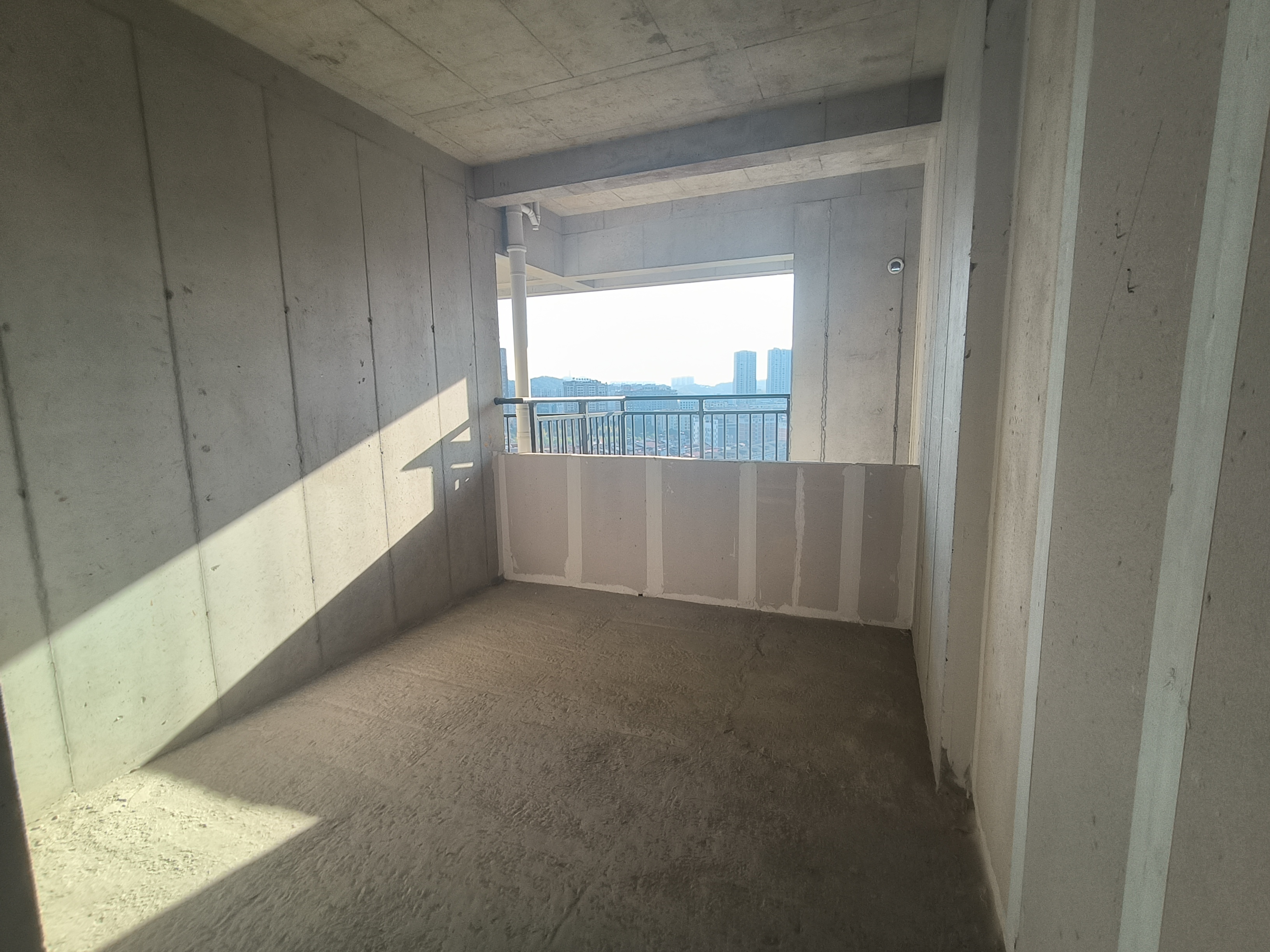 湘中府央玺 4室2厅2卫 69.8万 湘中府央玺 4室2厅2卫 69.8万客厅