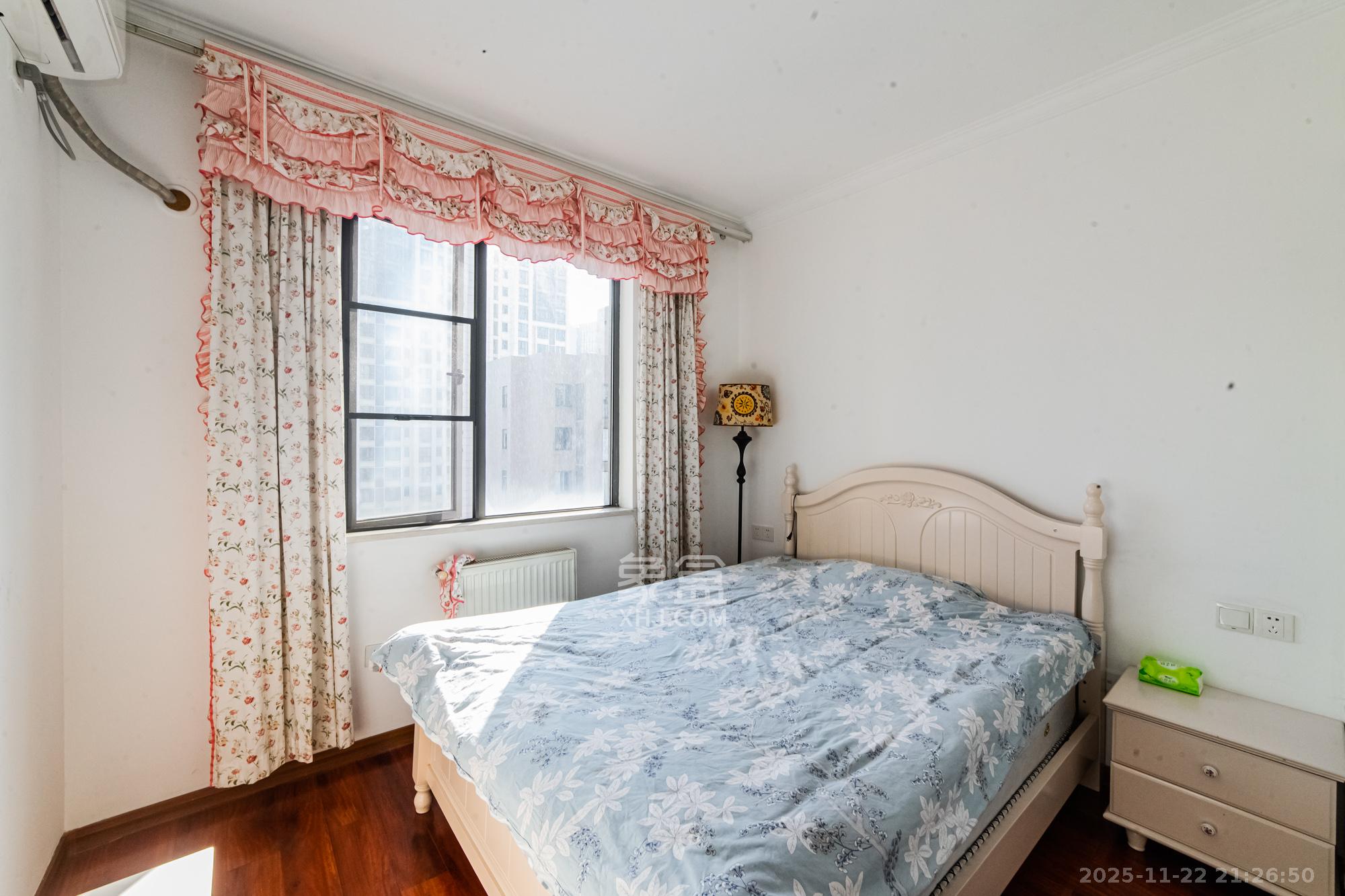 龙湾1号公馆 3室2厅1卫 95.0万 龙湾1号公馆 3室2厅1卫 95.0万卧室