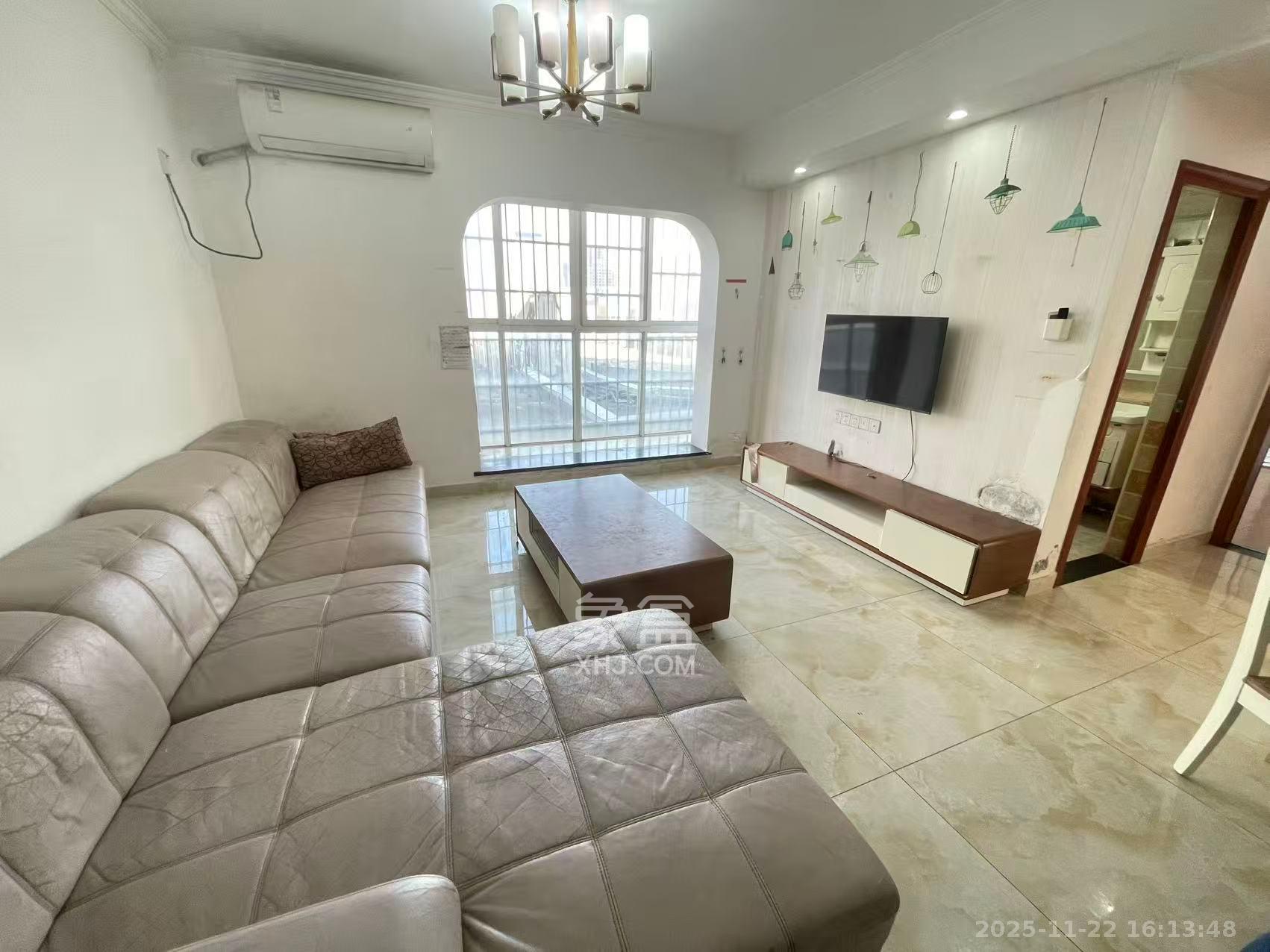 君临国际  2室2厅1卫    4100.0元/月