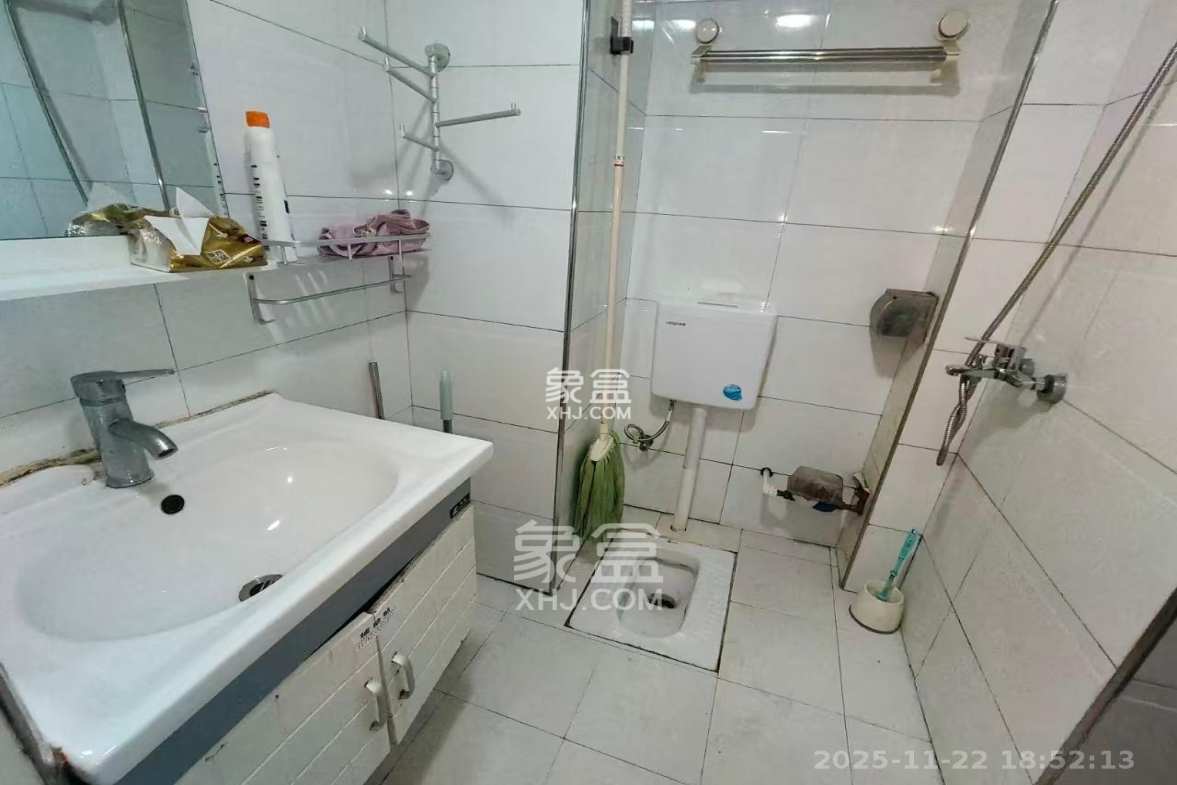 凯通国际城(凯通朝庭) 2室1厅1卫 2200.0元/月 凯通国际城(凯通朝庭) 2室1厅1卫 2200.0元/月室内图