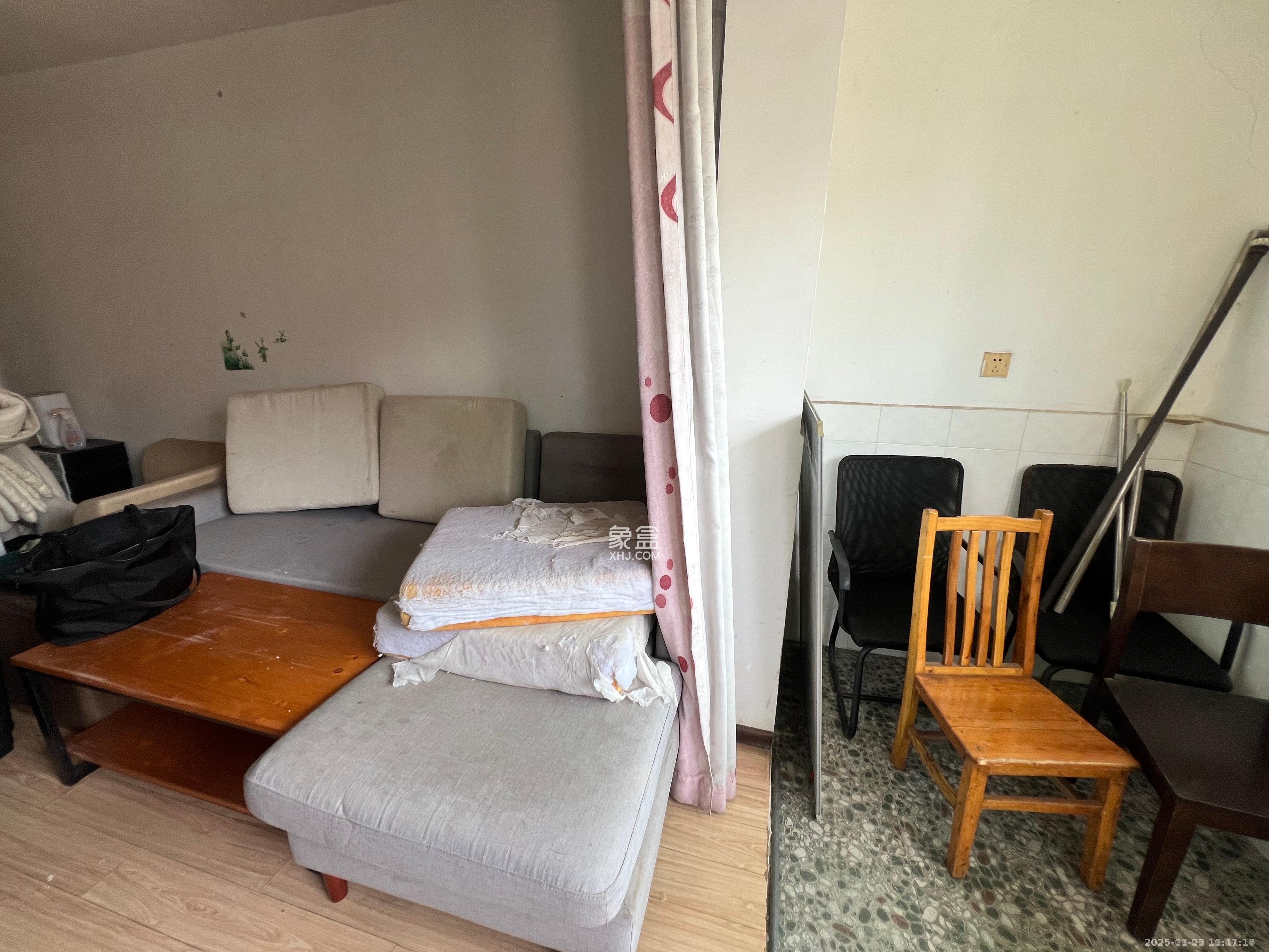 岳北社区  2室2厅1卫    1800.0元/月