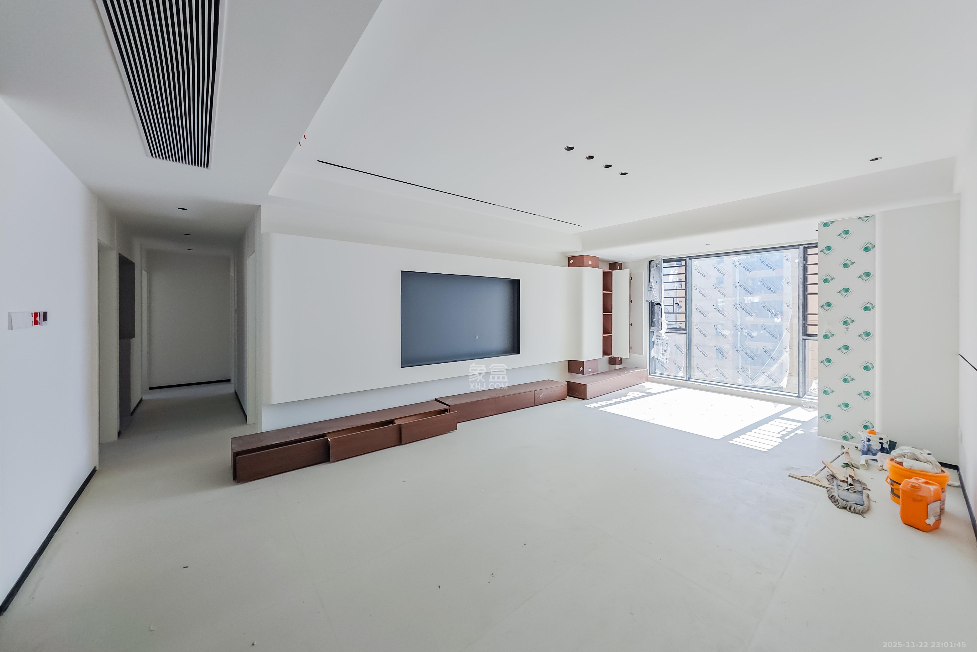 中天星耀城  5室2厅2卫    218.0万客厅