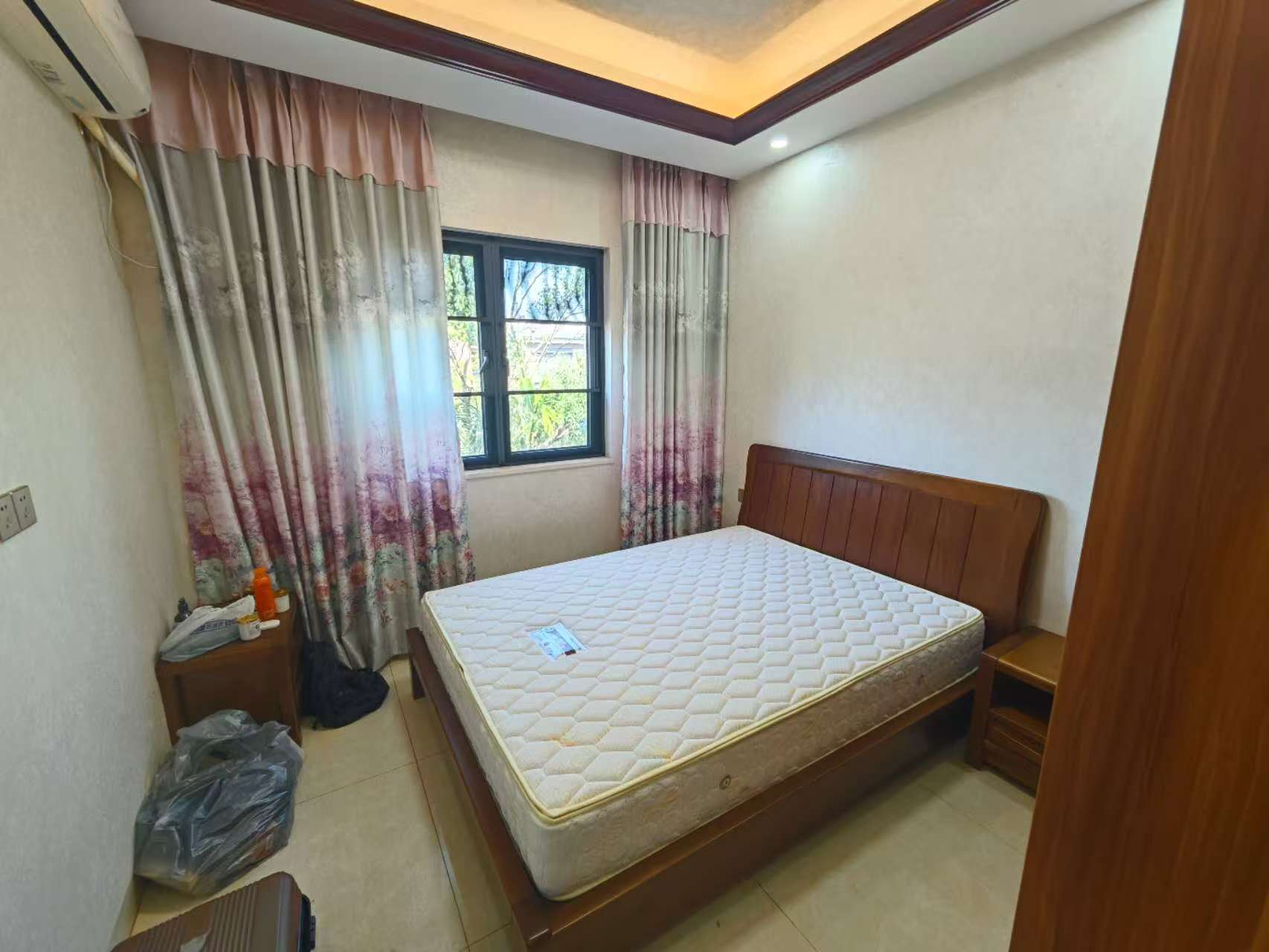 鸿洲江山 5室2厅2卫 15000.0元/月 鸿洲江山 5室2厅2卫 15000.0元/月室内图