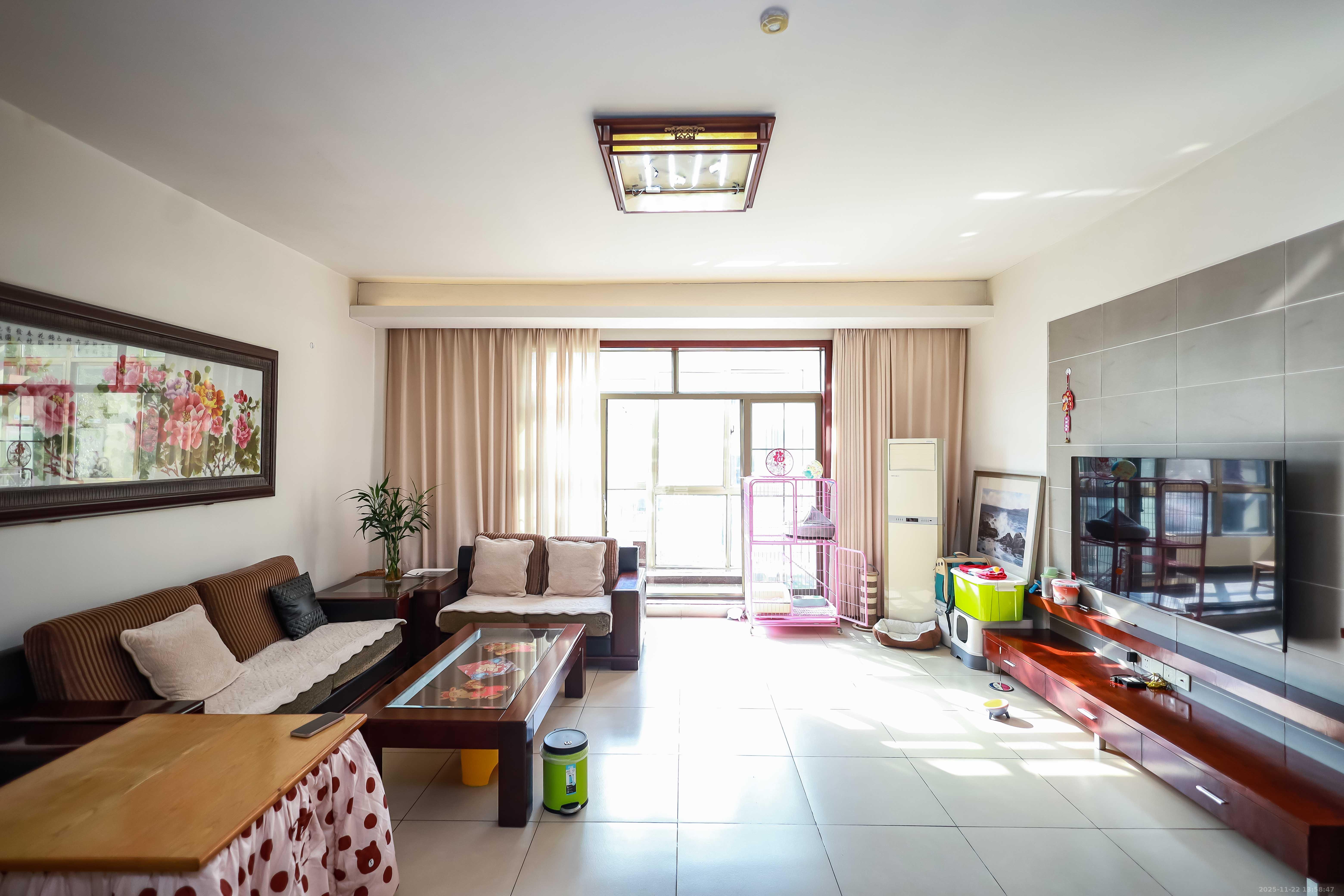 卓越蔚蓝海岸一期  3室2厅2卫    160.0万