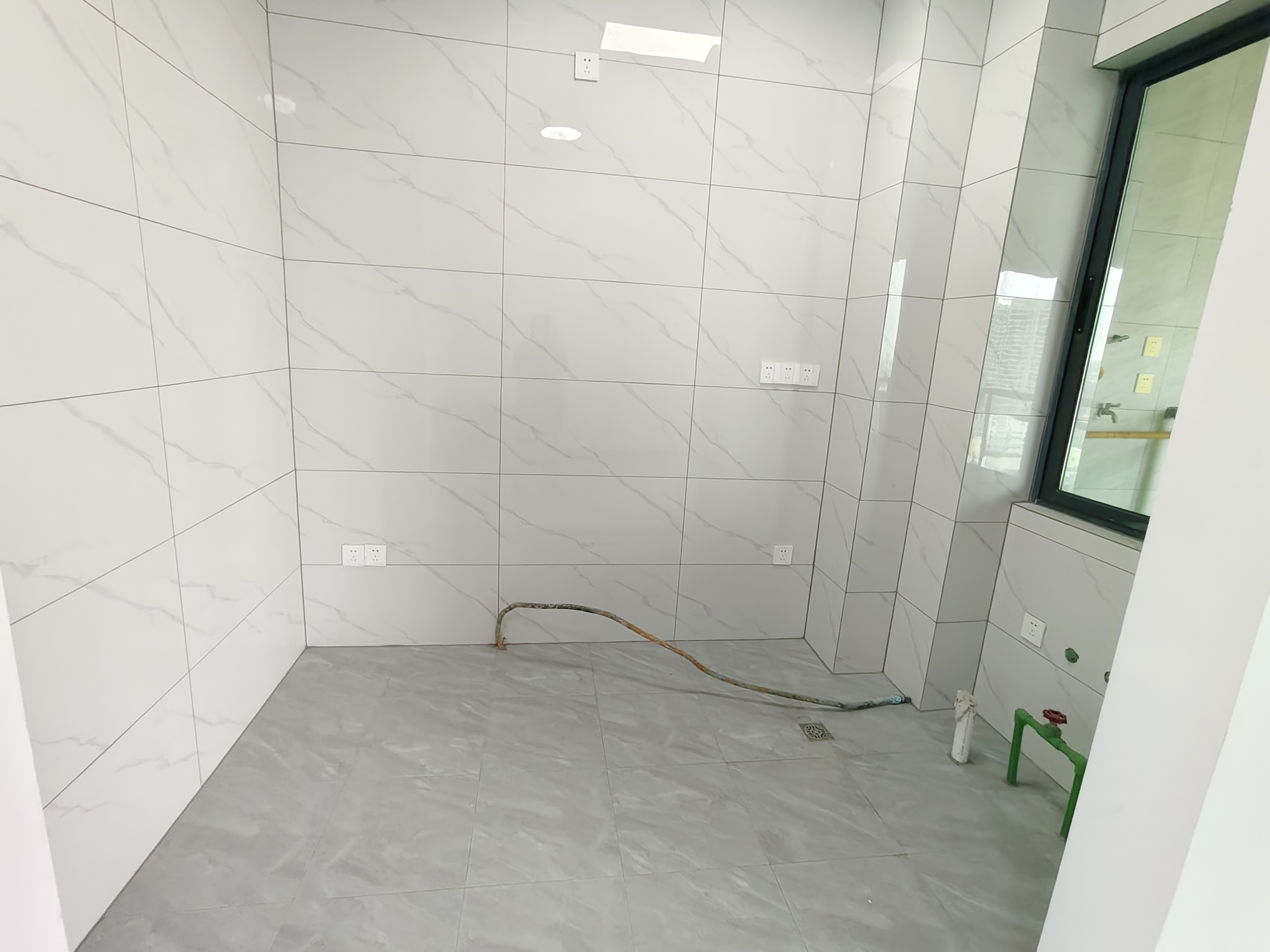 汇水湾  4室2厅2卫    3500.0元/月室内图