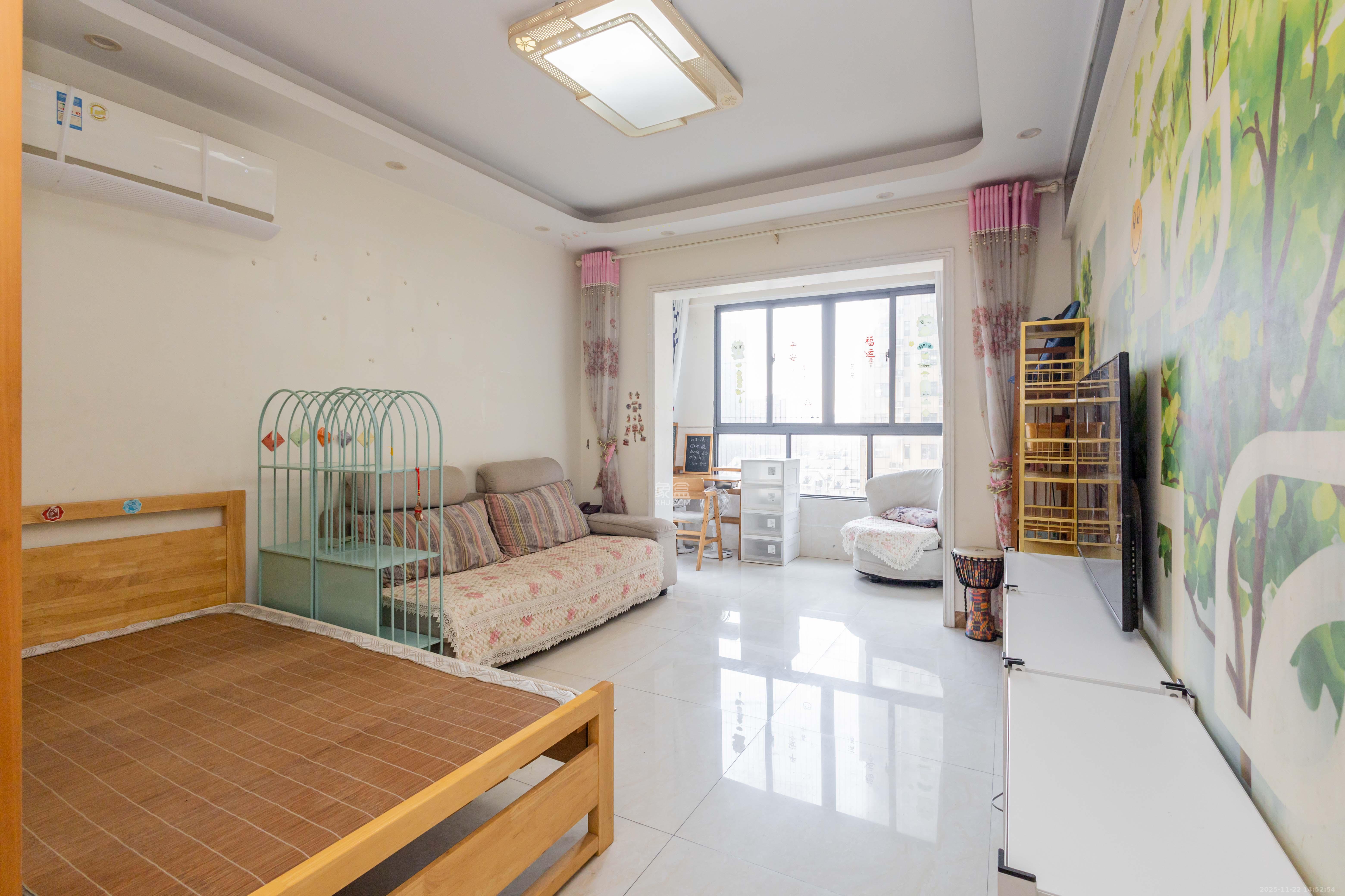 中国铁建国际城二期 2室2厅1卫 43.0万 中国铁建国际城二期 2室2厅1卫 43.0万客厅