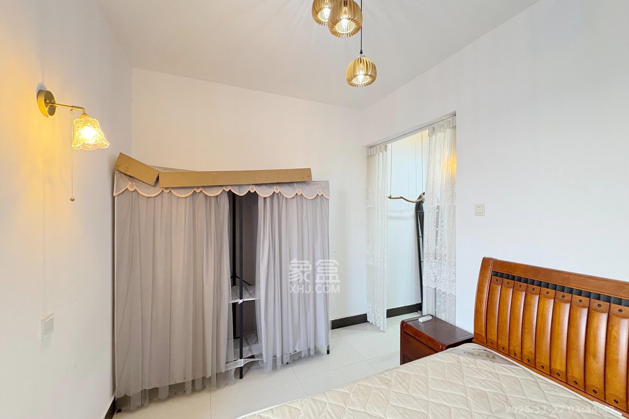 青和上座(上味舫大厦) 1室1厅1卫 33.0万 青和上座(上味舫大厦) 1室1厅1卫 33.0万客厅