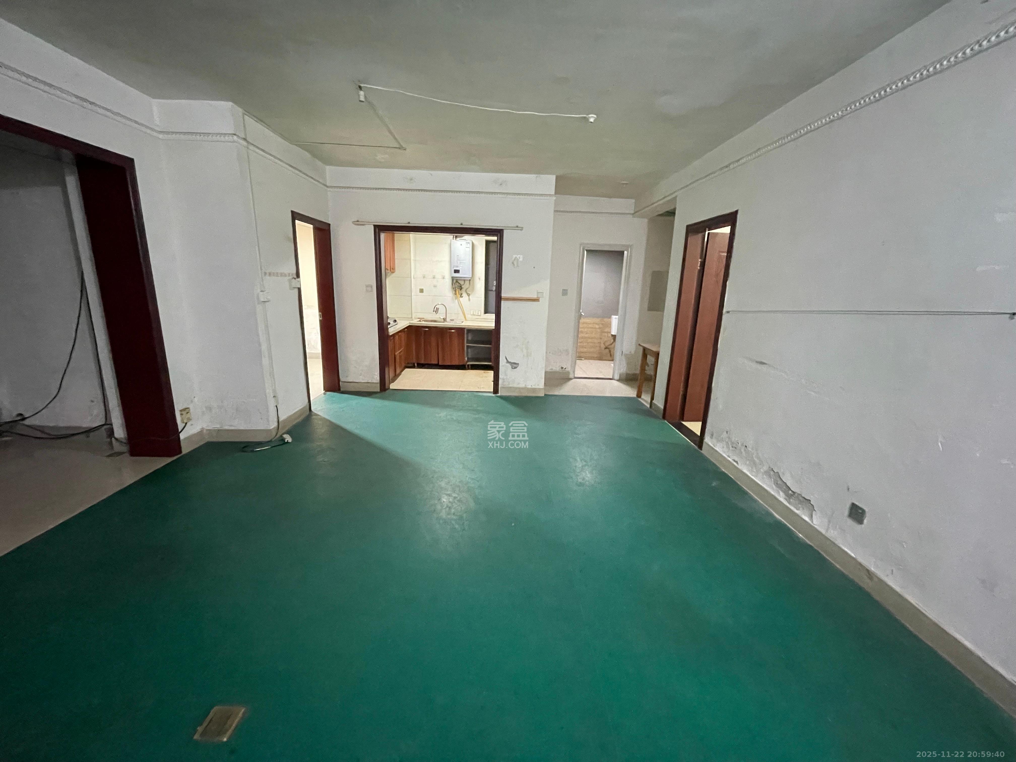 中城丽景香山园  3室2厅2卫    3900.0元/月