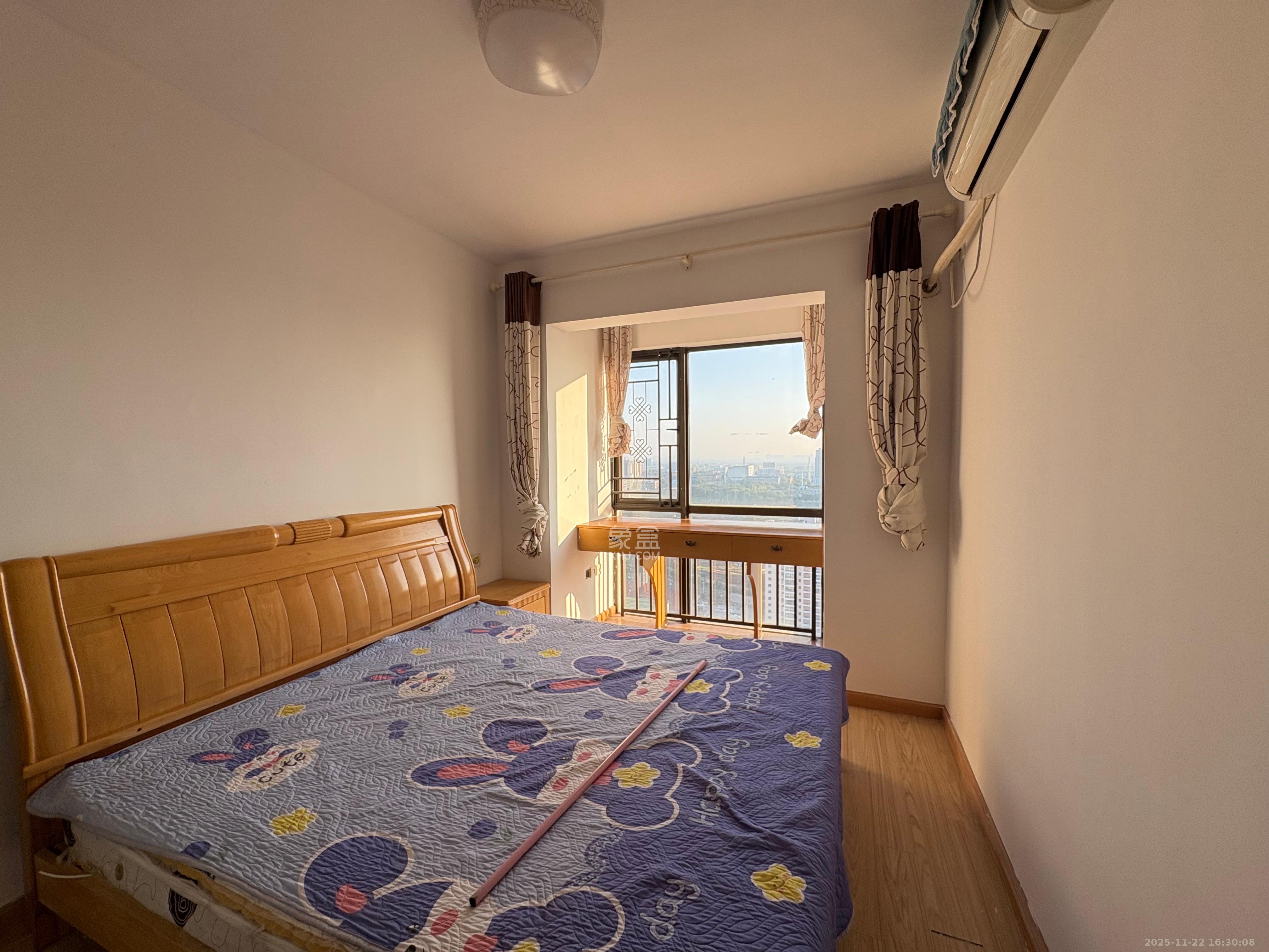 旭辉华庭  1室2厅1卫    1500.0元/月室内图