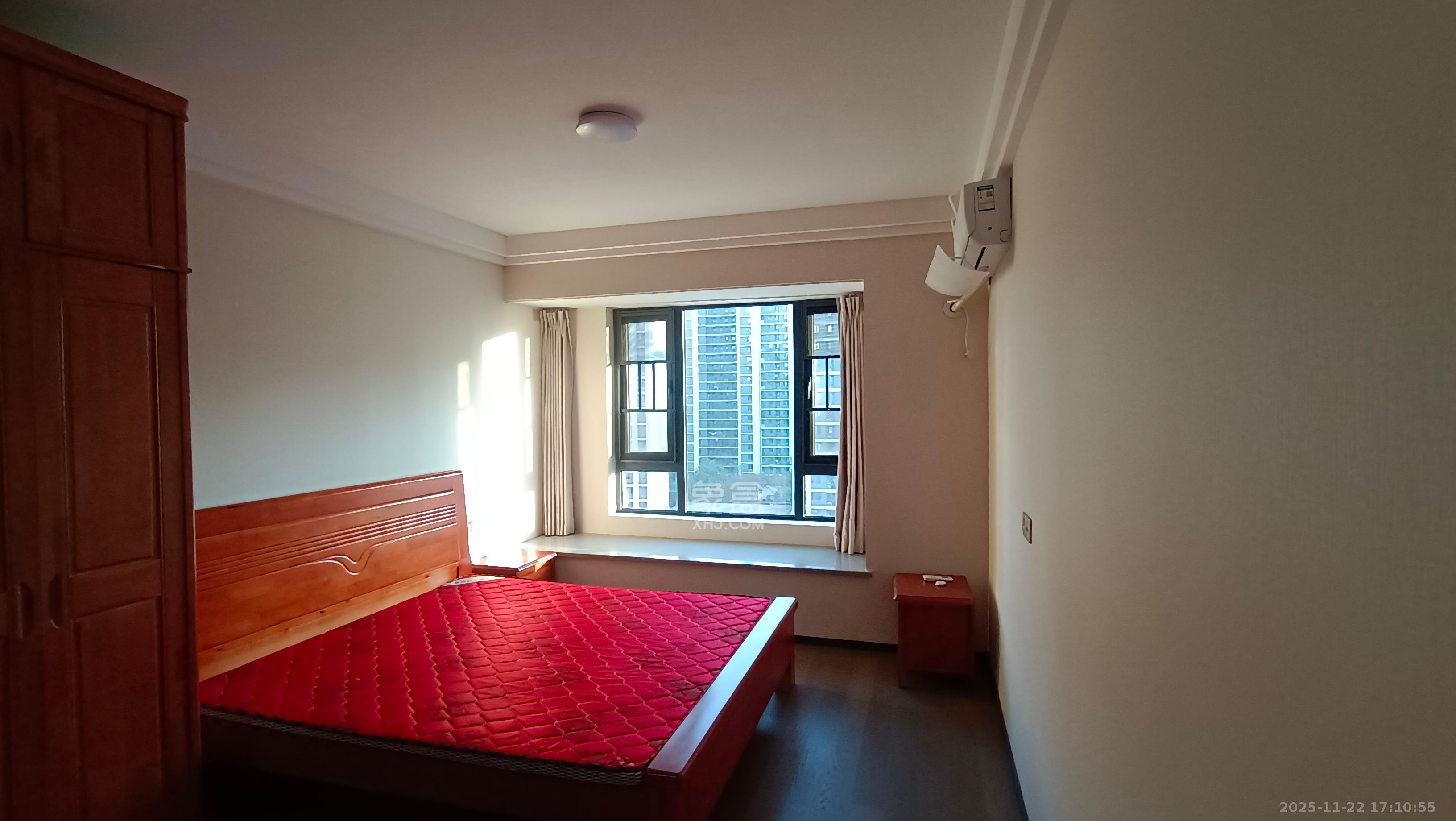 中海阅麓山二期  3室2厅2卫    3200.0元/月室内图