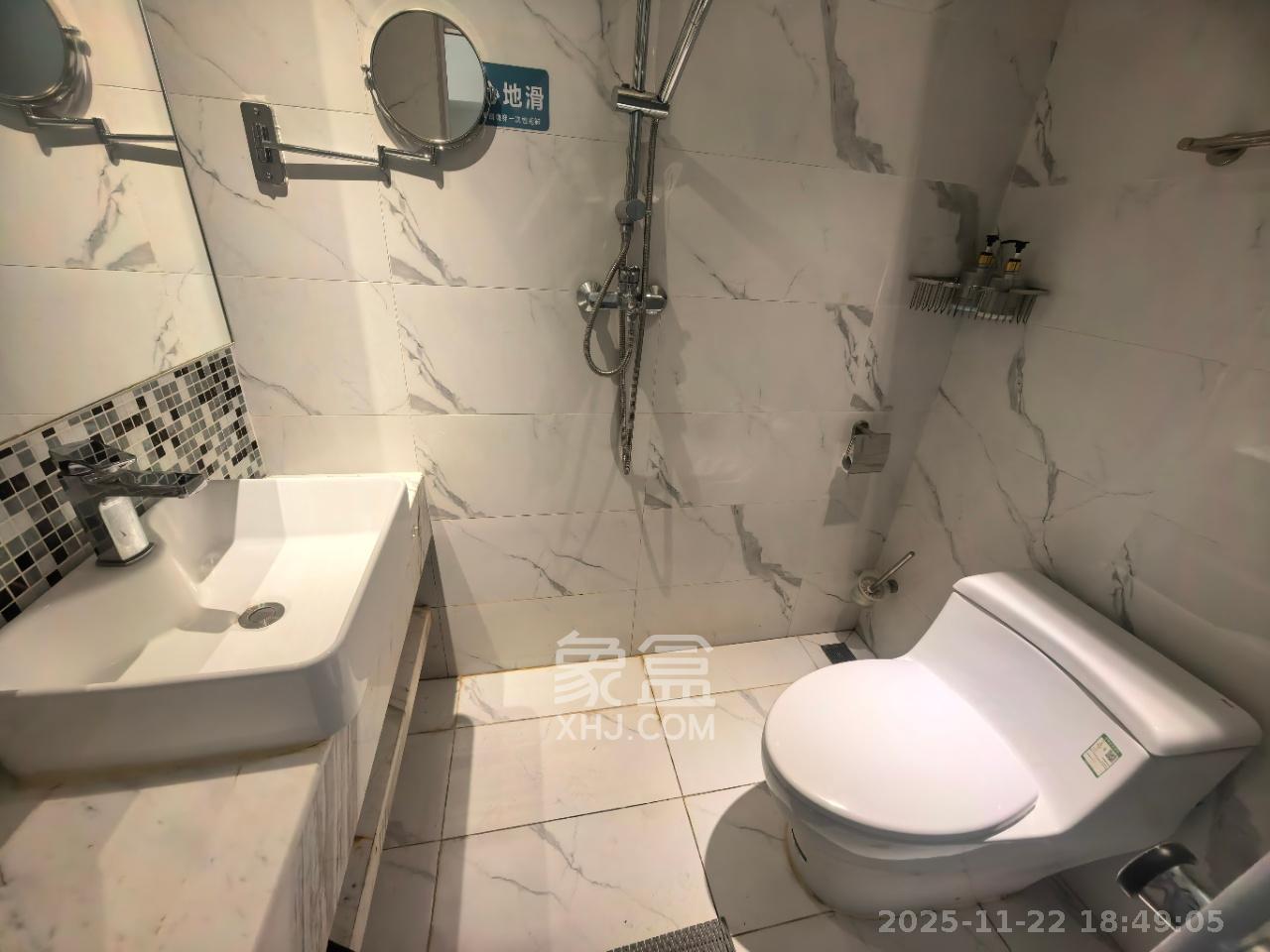 恒大誉府（融誉商业中心）  1室0厅0卫    1600.0元/月室内图