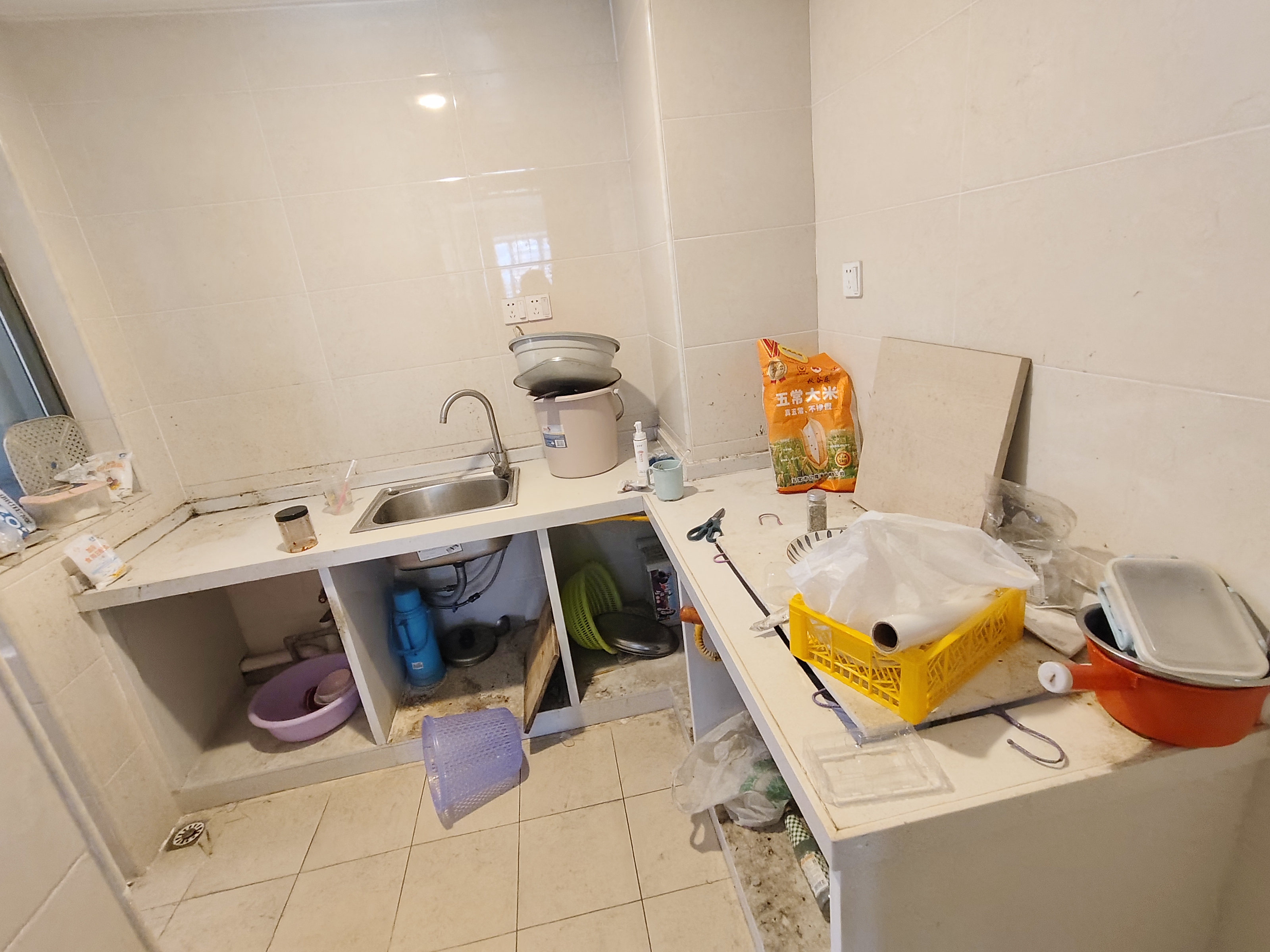 坡巷雅苑 3室2厅1卫 2600.0元/月 坡巷雅苑 3室2厅1卫 2600.0元/月室内图