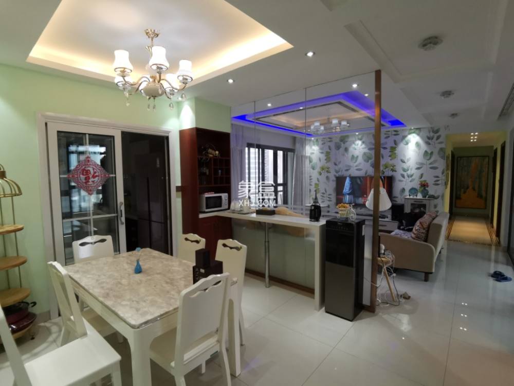 大华锦绣海岸一期  3室2厅2卫    3500.0元/月室内图1