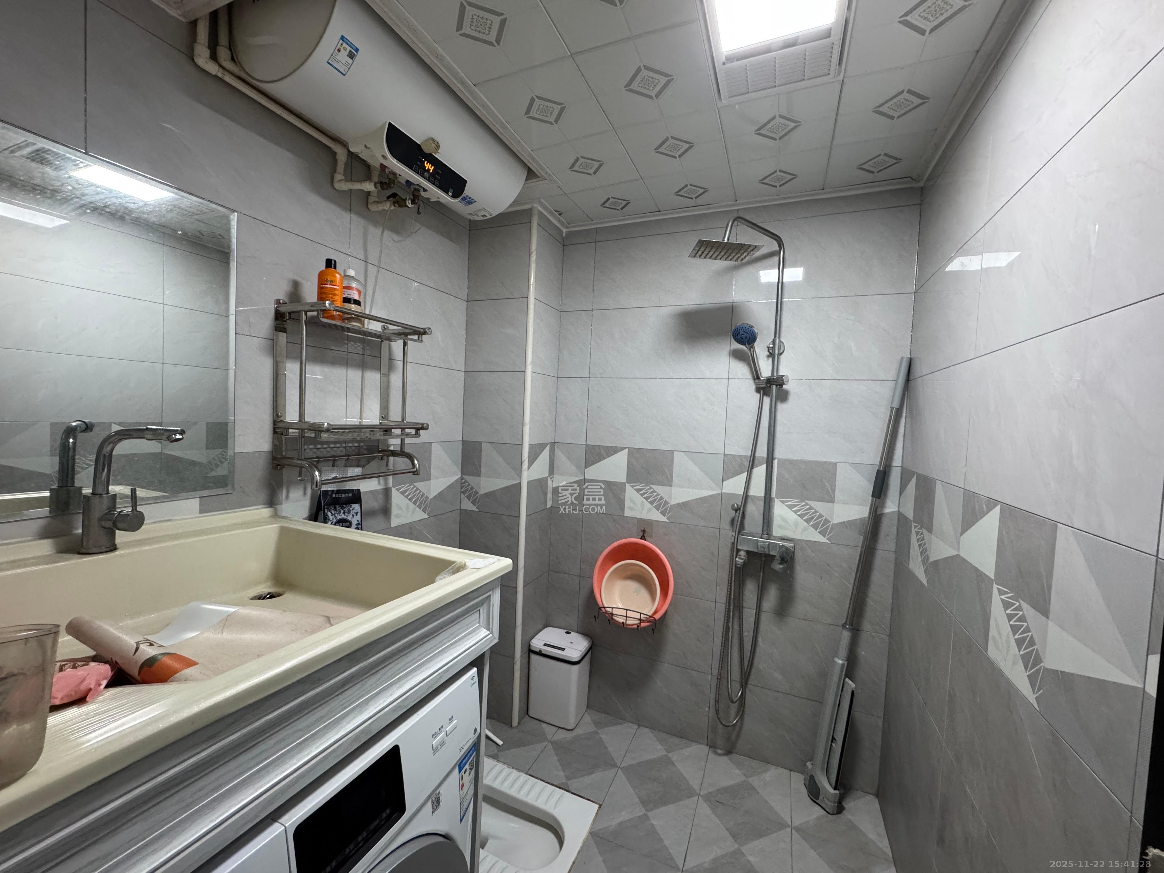 滨江一号(丰泰花园) 1室1厅1卫 1680.0元/月 滨江一号(丰泰花园) 1室1厅1卫 1680.0元/月室内图