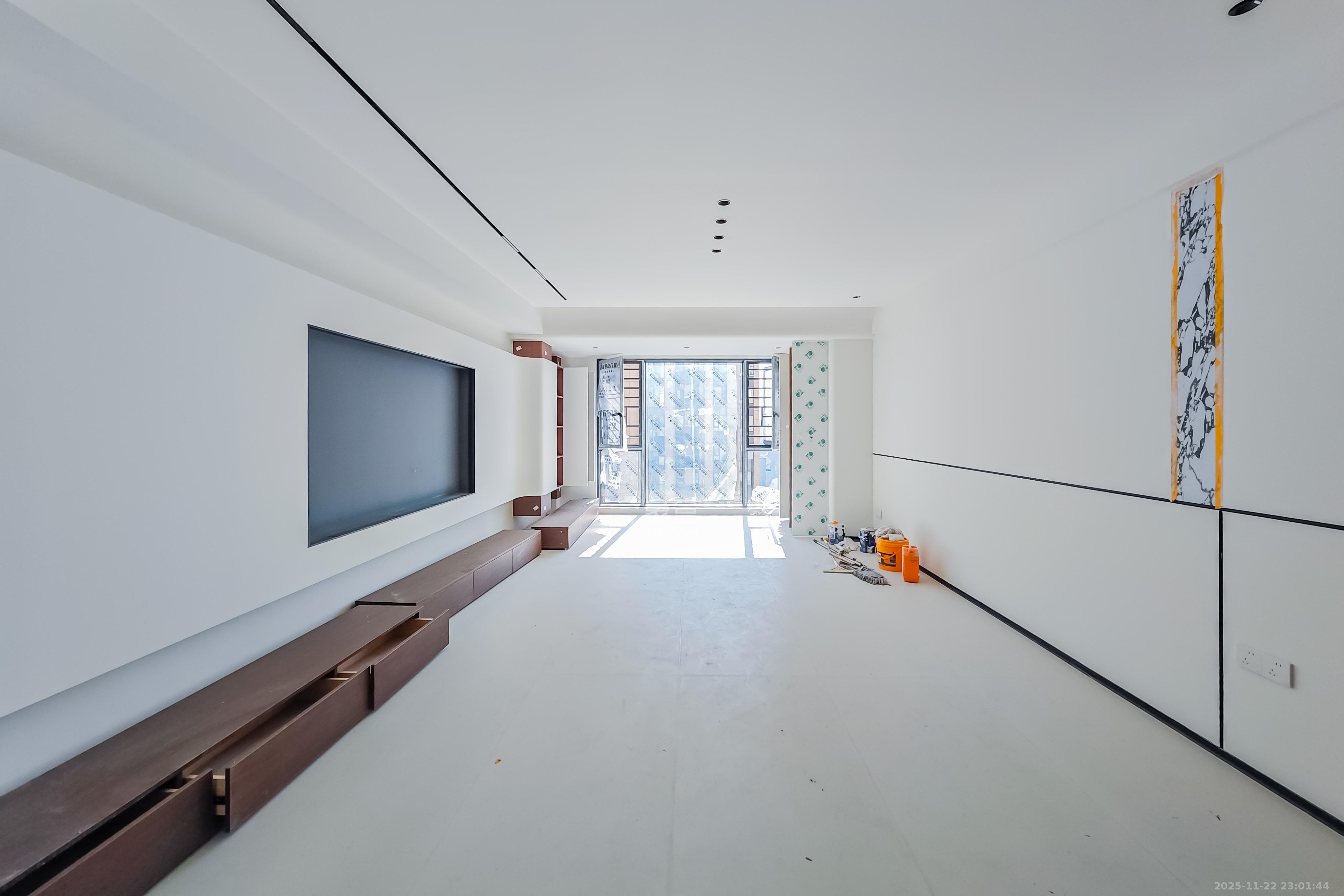 中天星耀城  5室2厅2卫    218.0万客厅