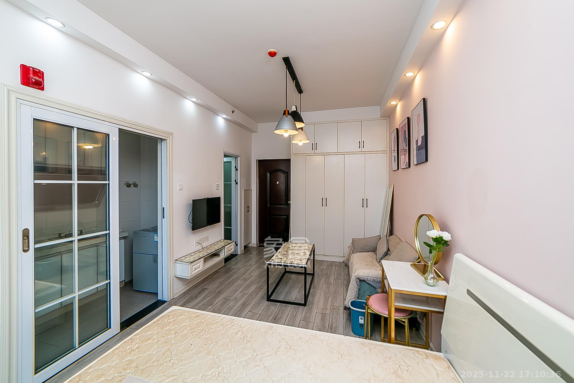 荣悦台  1室1厅1卫    40.0万卧室