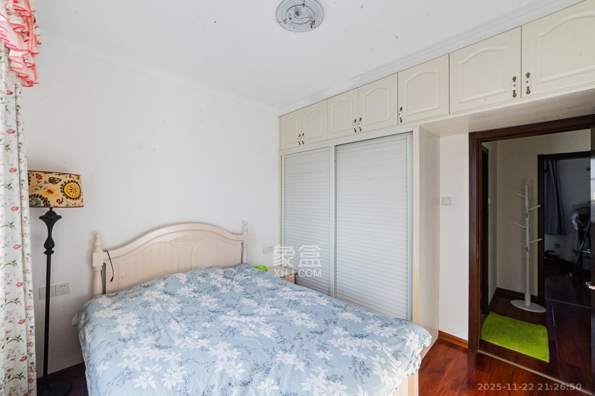 龙湾1号公馆 3室2厅1卫 95.0万 龙湾1号公馆 3室2厅1卫 95.0万卧室