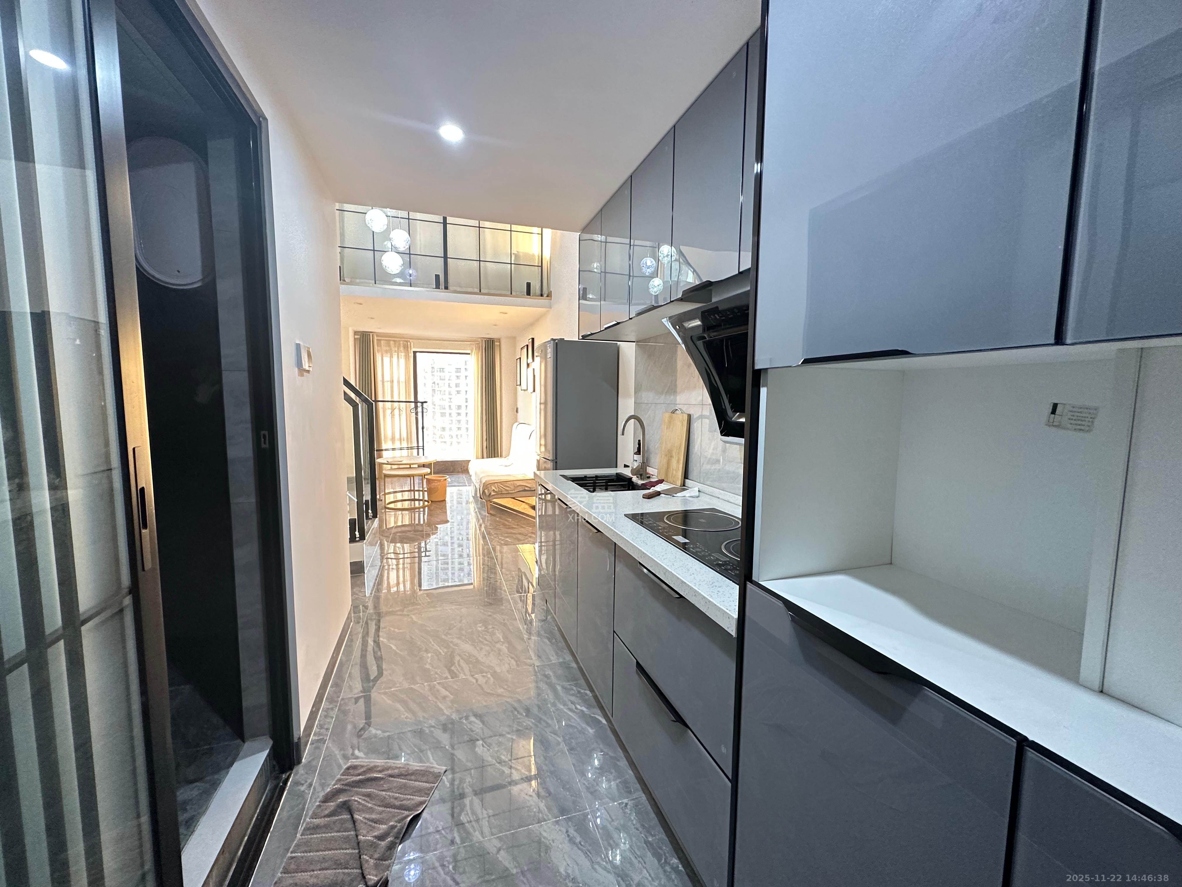 卓越江岸  2室1厅1卫    2300.0元/月室内图