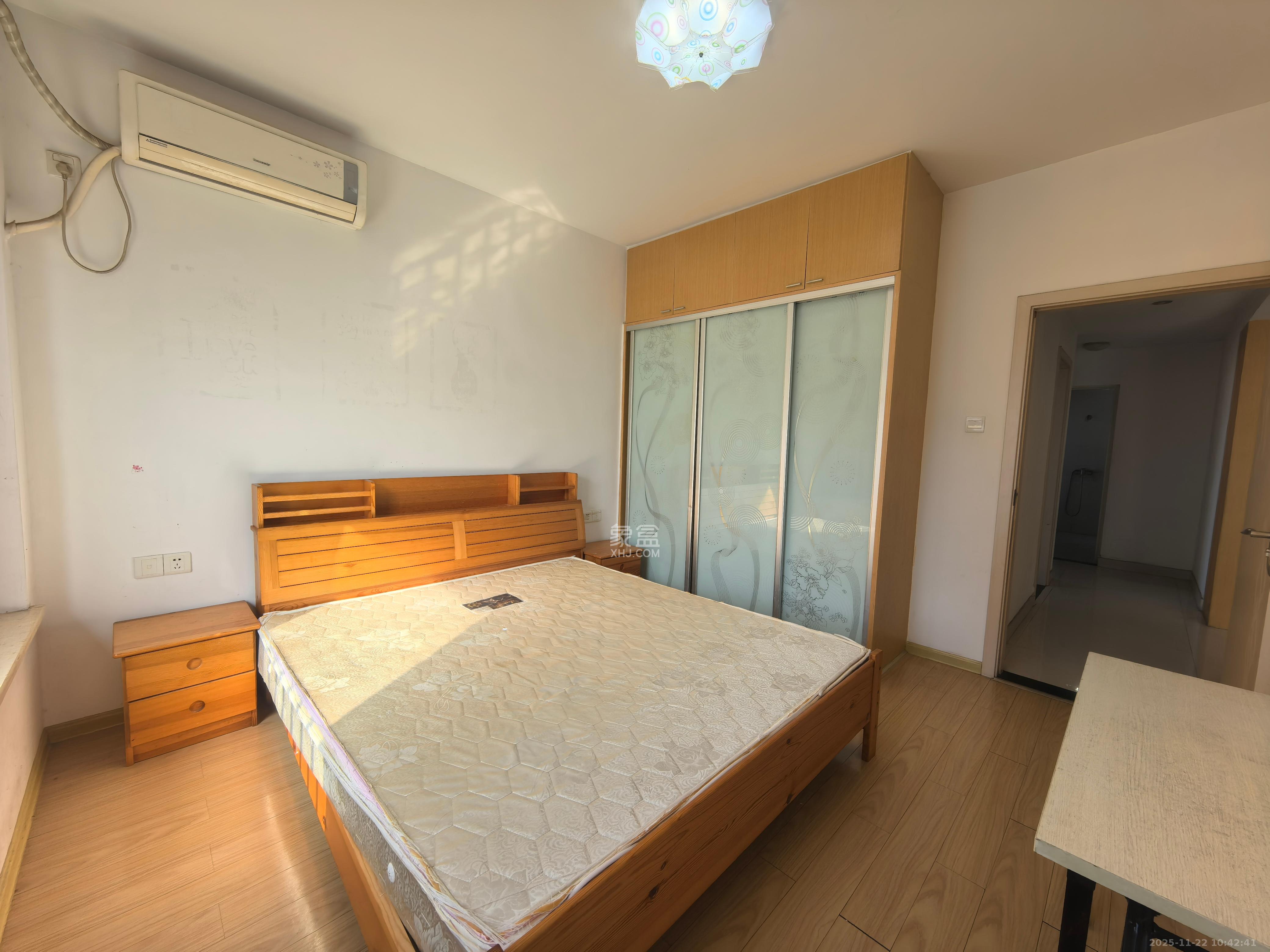 华润凤凰城二期  3室2厅1卫    1800.0元/月室内图