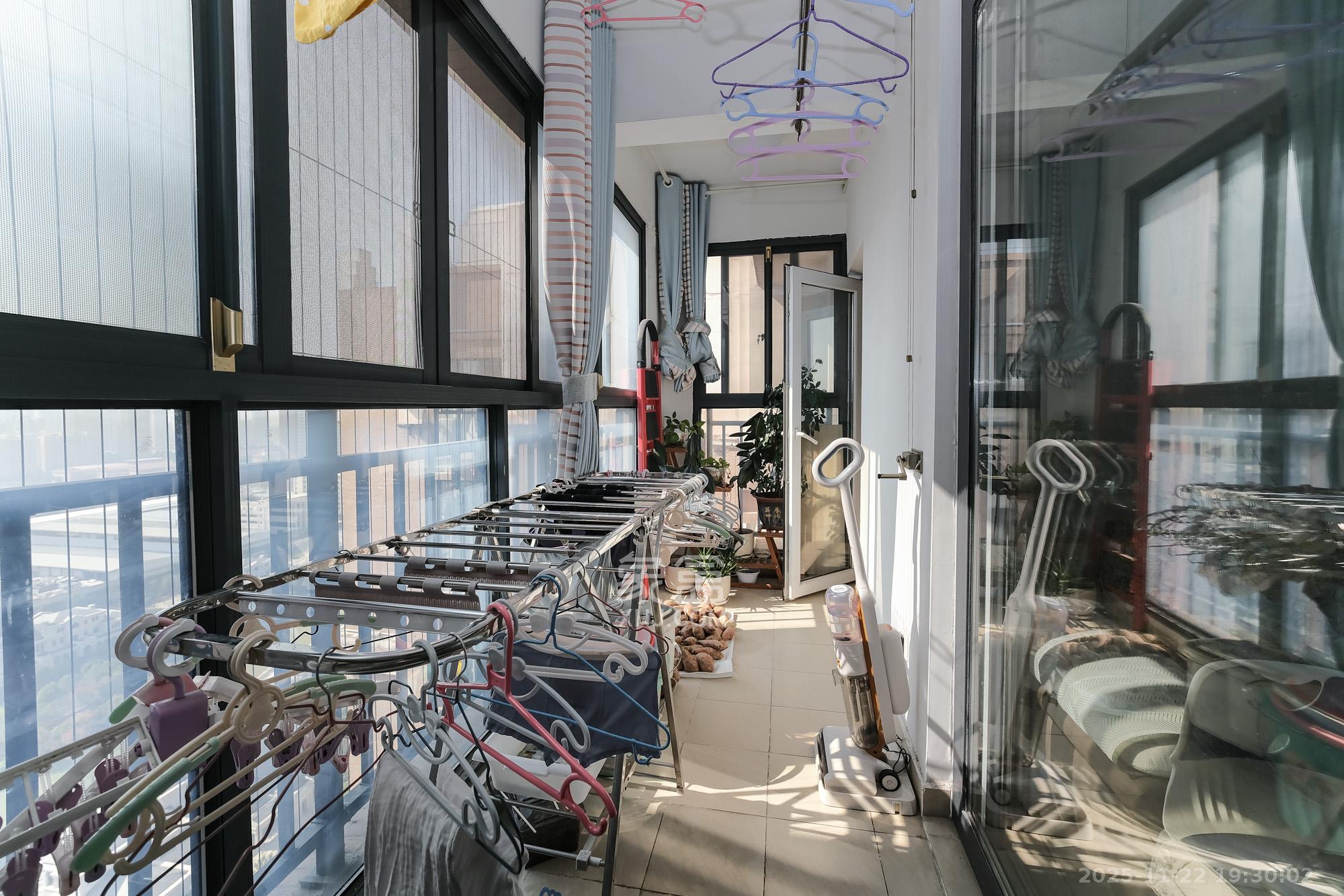 三一街区 4室2厅2卫 85.0万 三一街区 4室2厅2卫 85.0万阳台