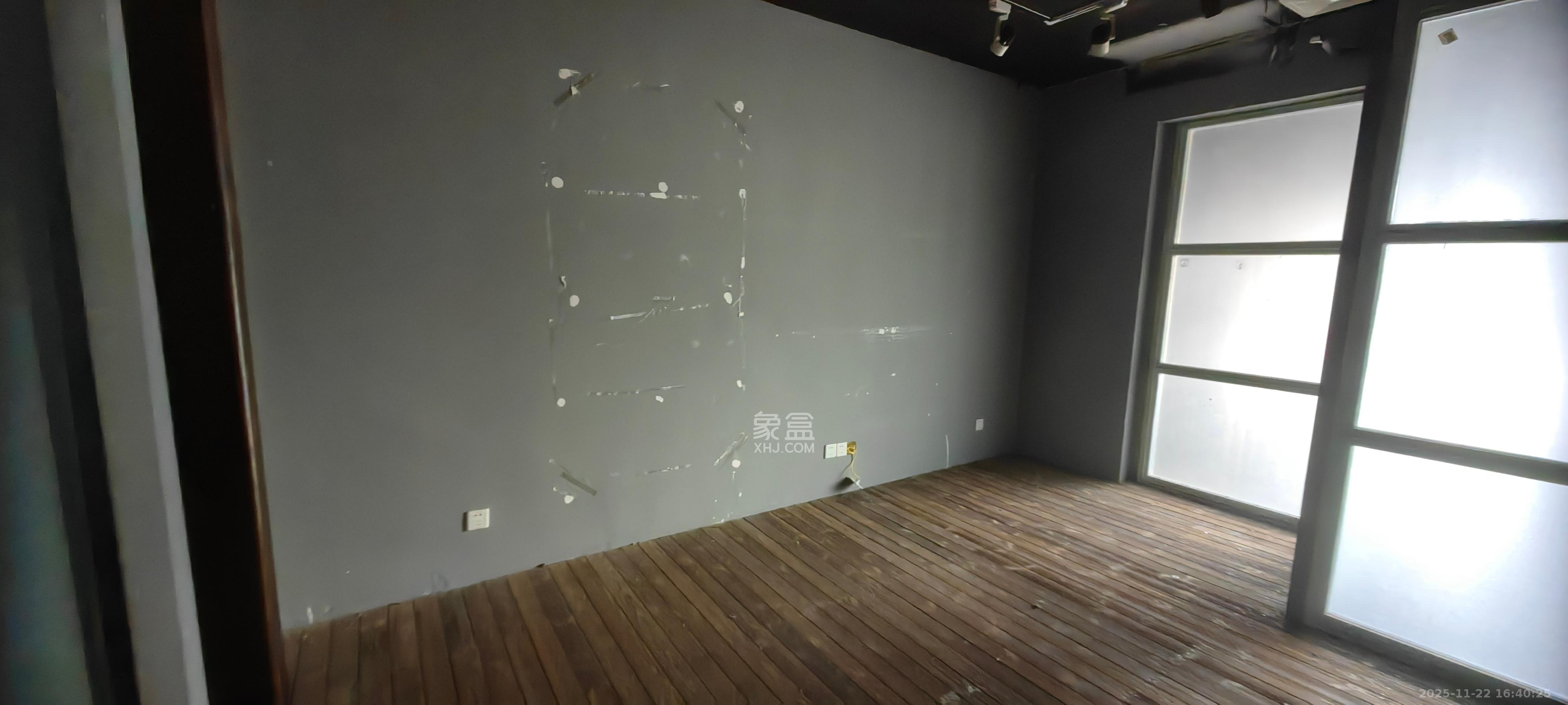 湘江世纪城富湾国际 4室2厅2卫 11000.0元/月 湘江世纪城富湾国际 4室2厅2卫 11000.0元/月室内图